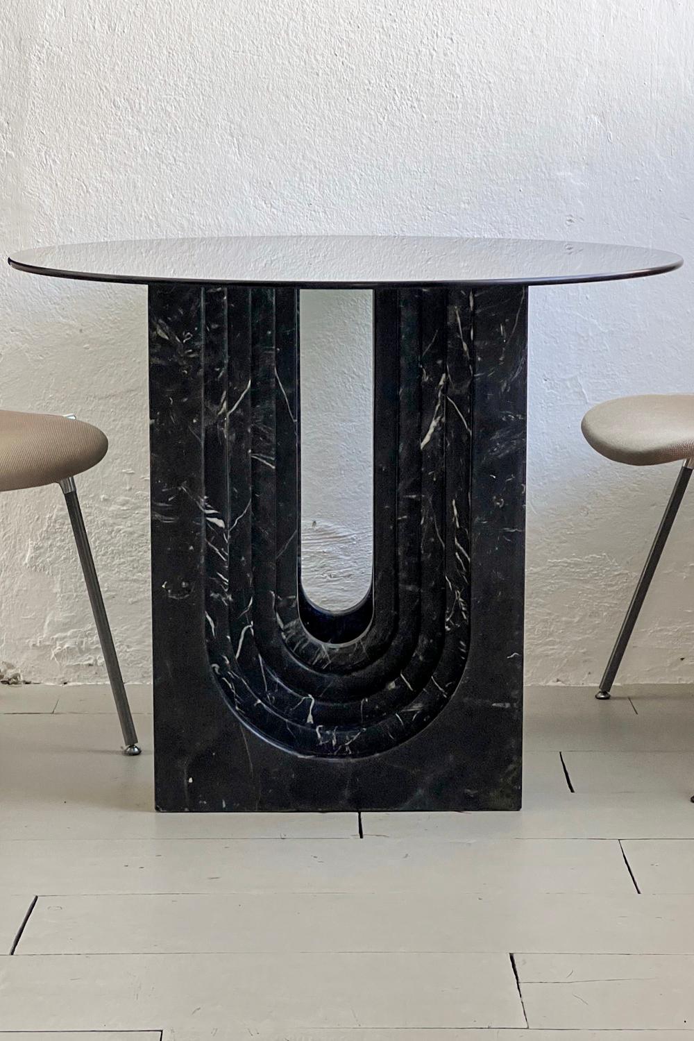 Carlo Scarpa pour Cattelan, structure de table en marbre noir 3
