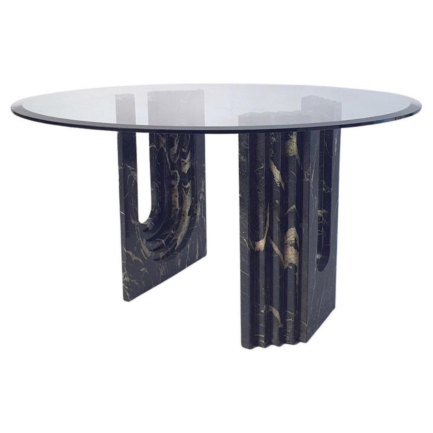 Carlo Scarpa pour Cattelan, structure de table en marbre noir 4