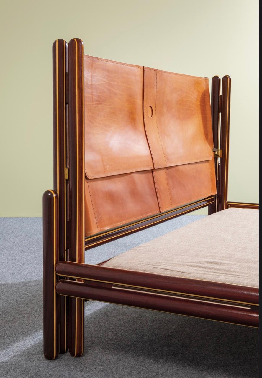 Italian Carlo Scarpa for Simon Gavina 'Toledo' double bed in Wood and leather, Italy For Sale