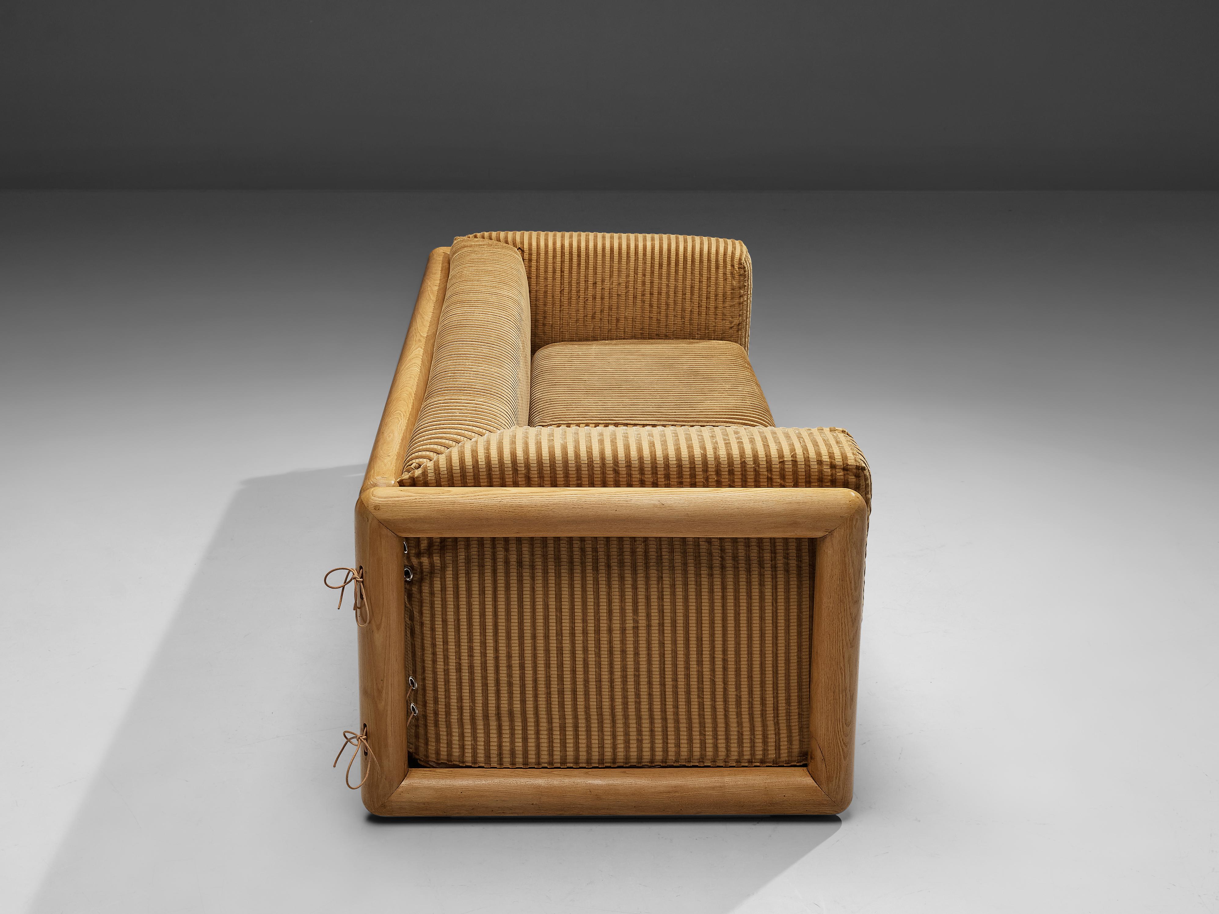 Carlo Scarpa pour Simon Modèle de canapé « Cornaro » avec cadre en frêne Bon état à Waalwijk, NL