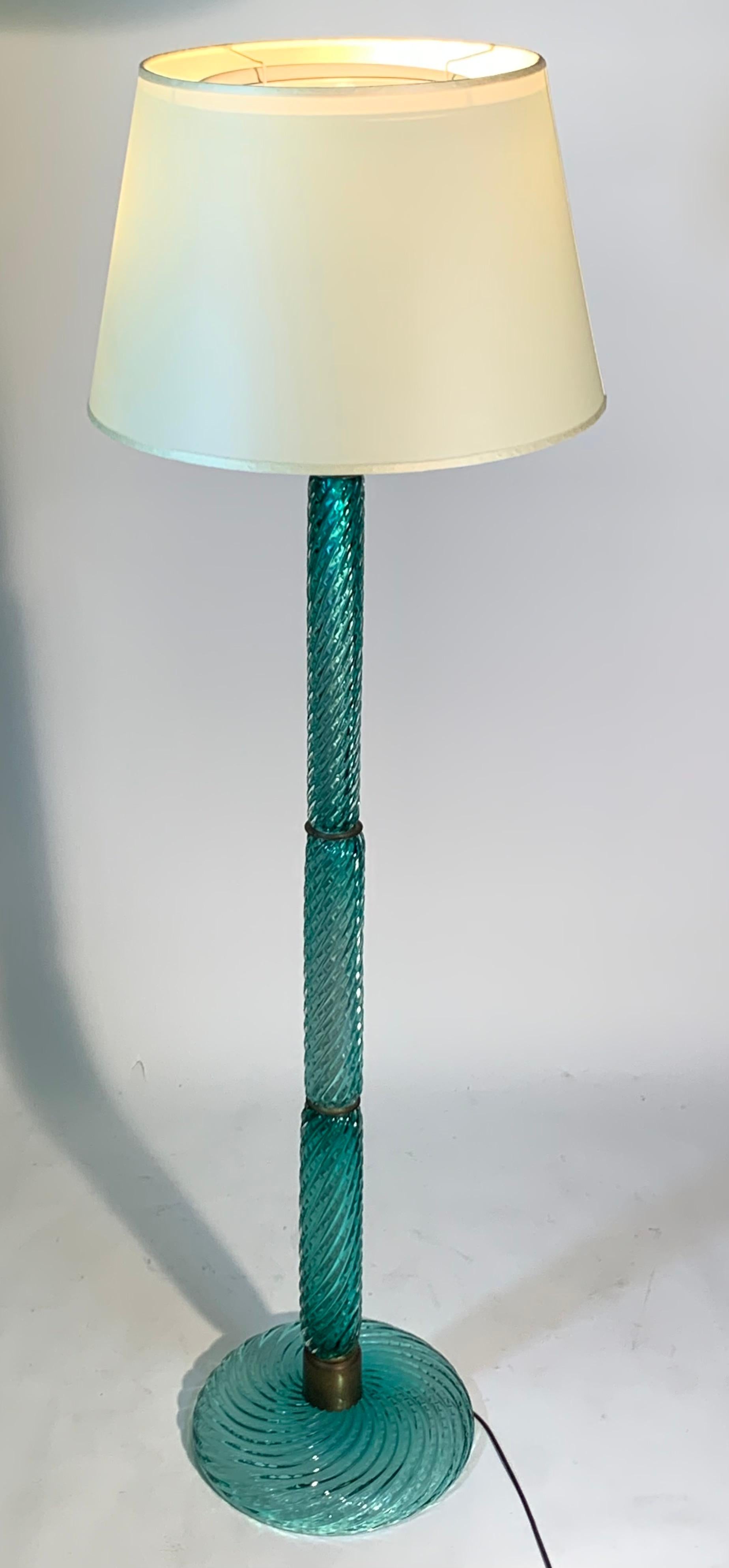 Carlo Scarpa For Venini Mid Century Italian Green Spiral Glass Floor Lamp In Good Condition In Firenze, Toscana