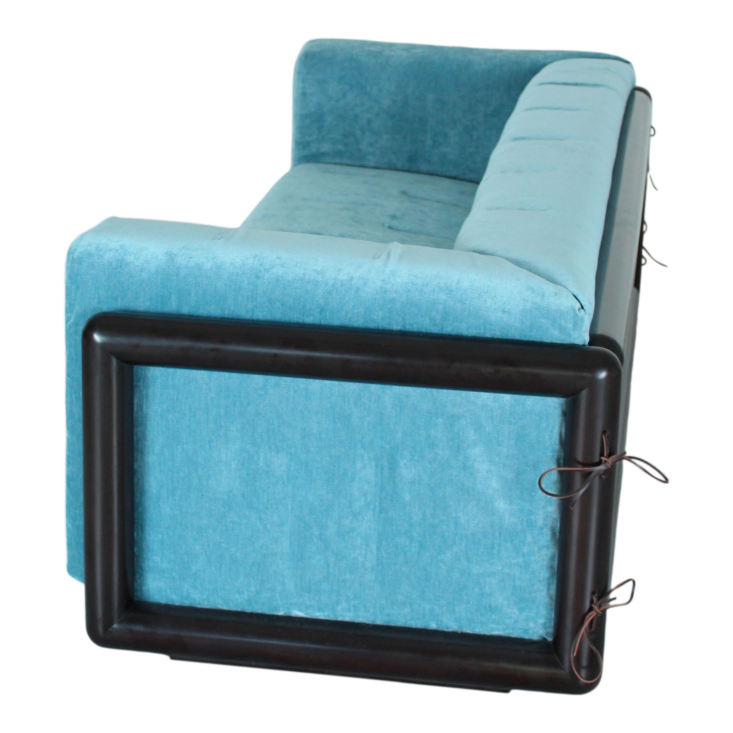 Carlo Scarpa Iroko Wood and Azure Velvet Cornaro Sofa for Studio Simon, 1974 For Sale 3