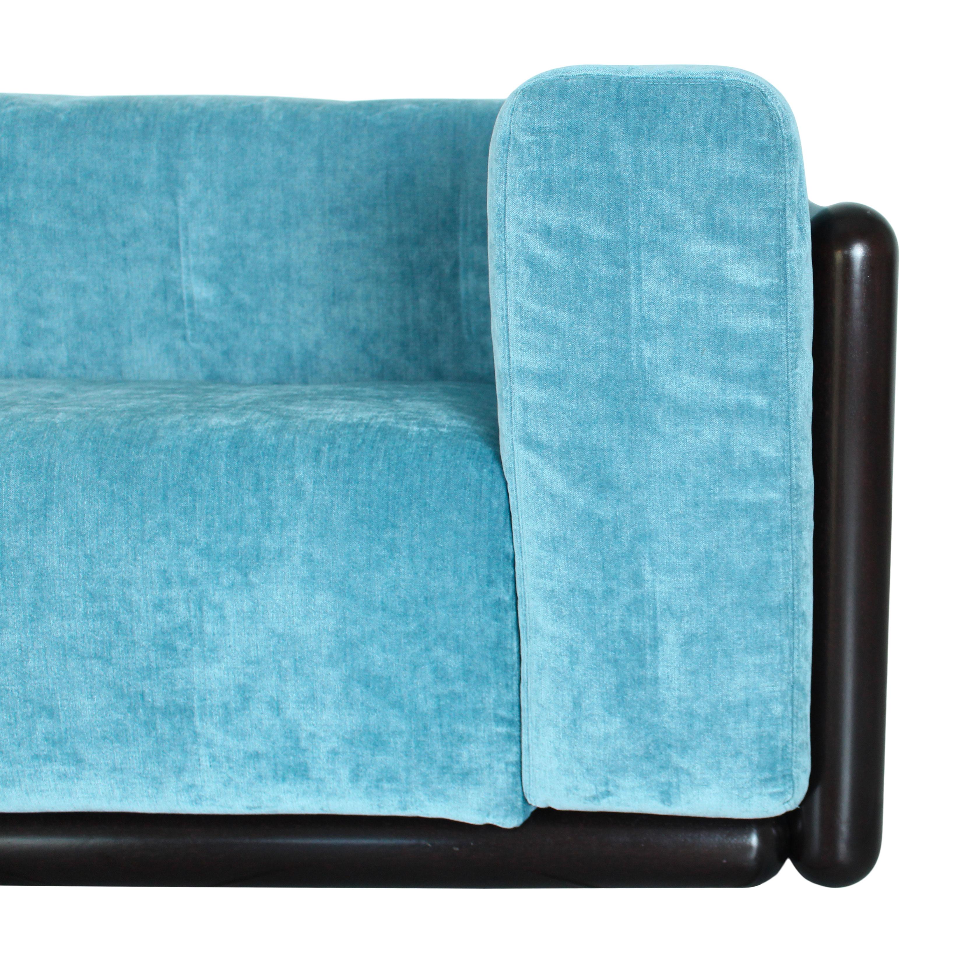 Carlo Scarpa Iroko Wood and Azure Velvet Cornaro Sofa for Studio Simon, 1974 For Sale 5