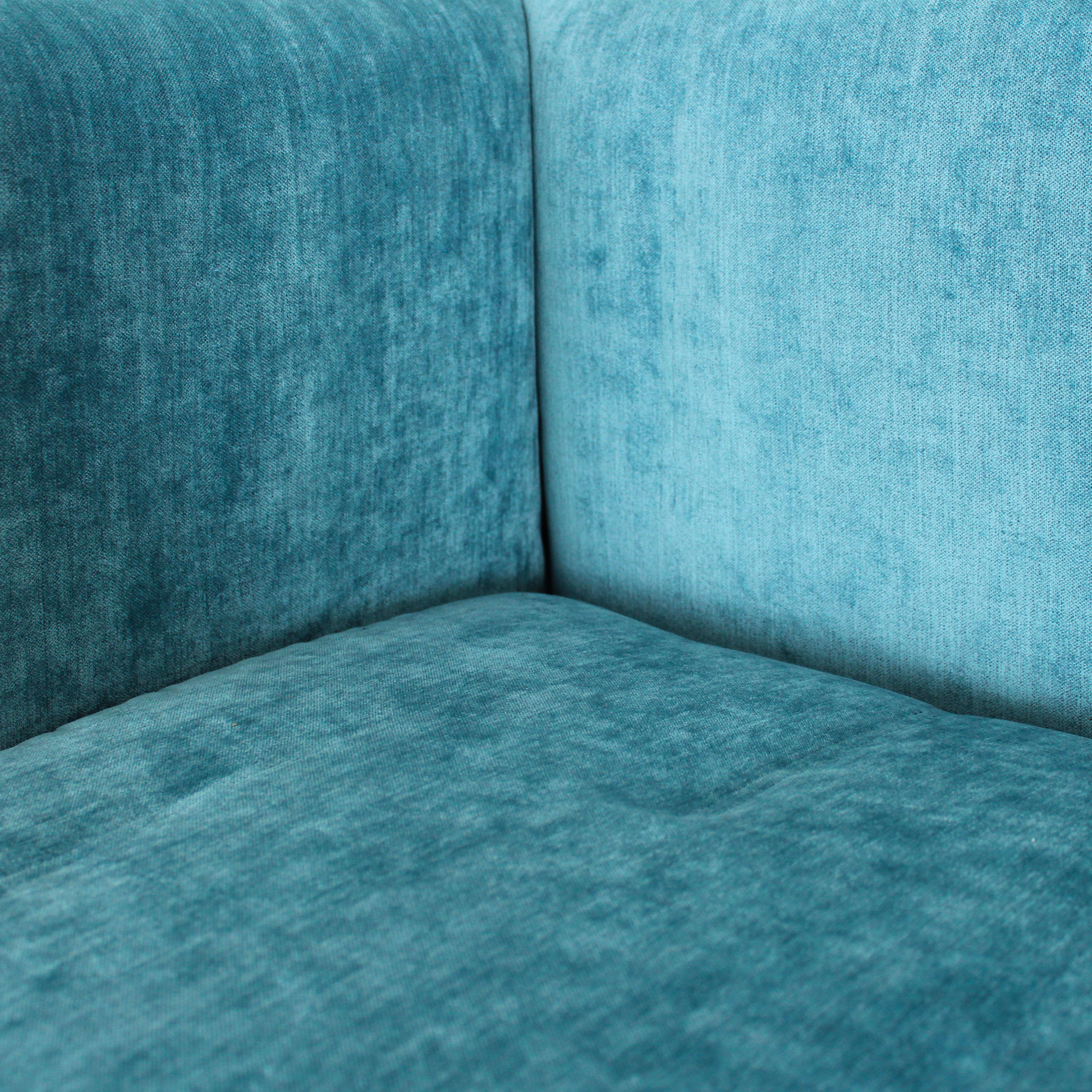 Carlo Scarpa Iroko Wood and Azure Velvet Cornaro Sofa for Studio Simon, 1974 For Sale 9