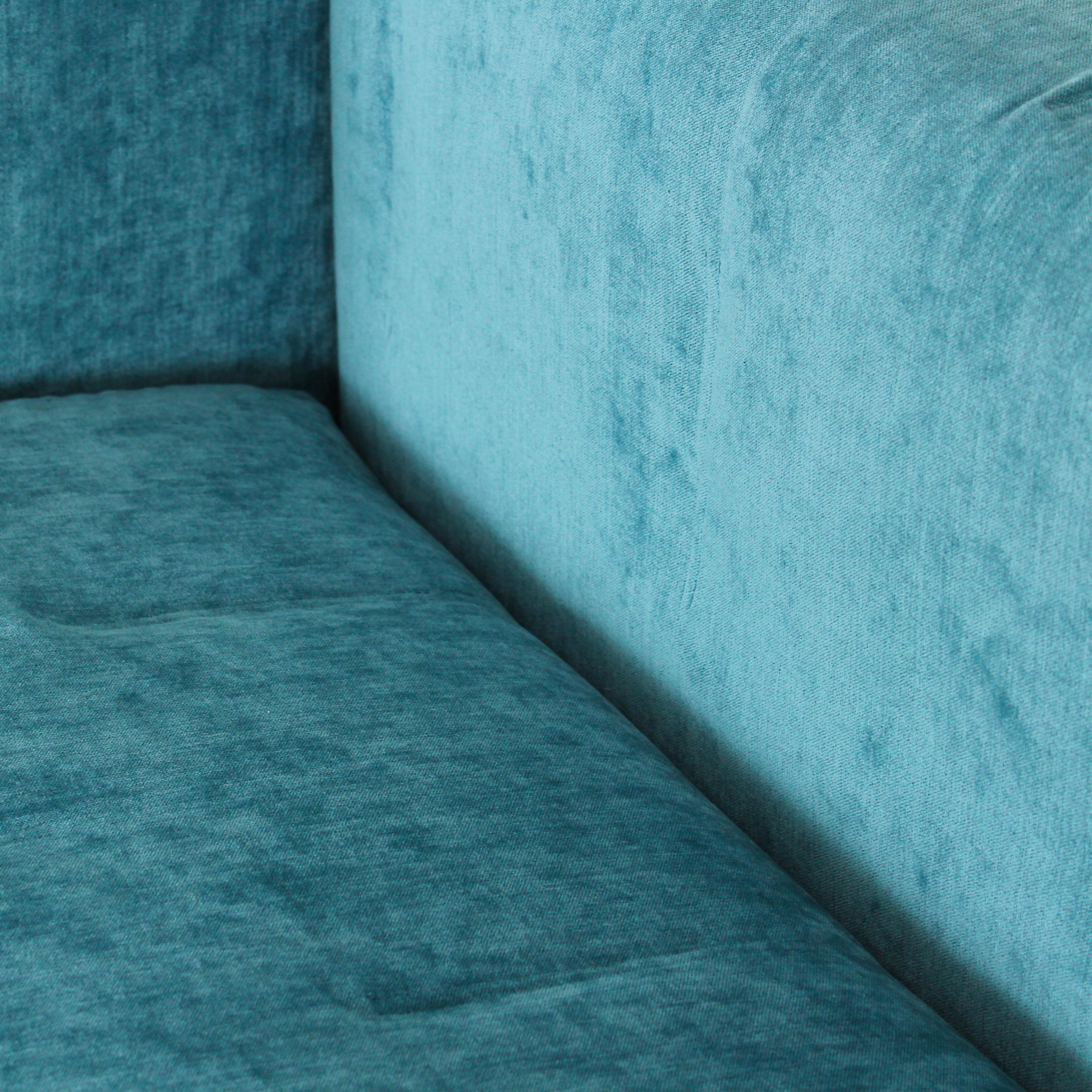 Carlo Scarpa Iroko Wood and Azure Velvet Cornaro Sofa for Studio Simon, 1974 For Sale 10