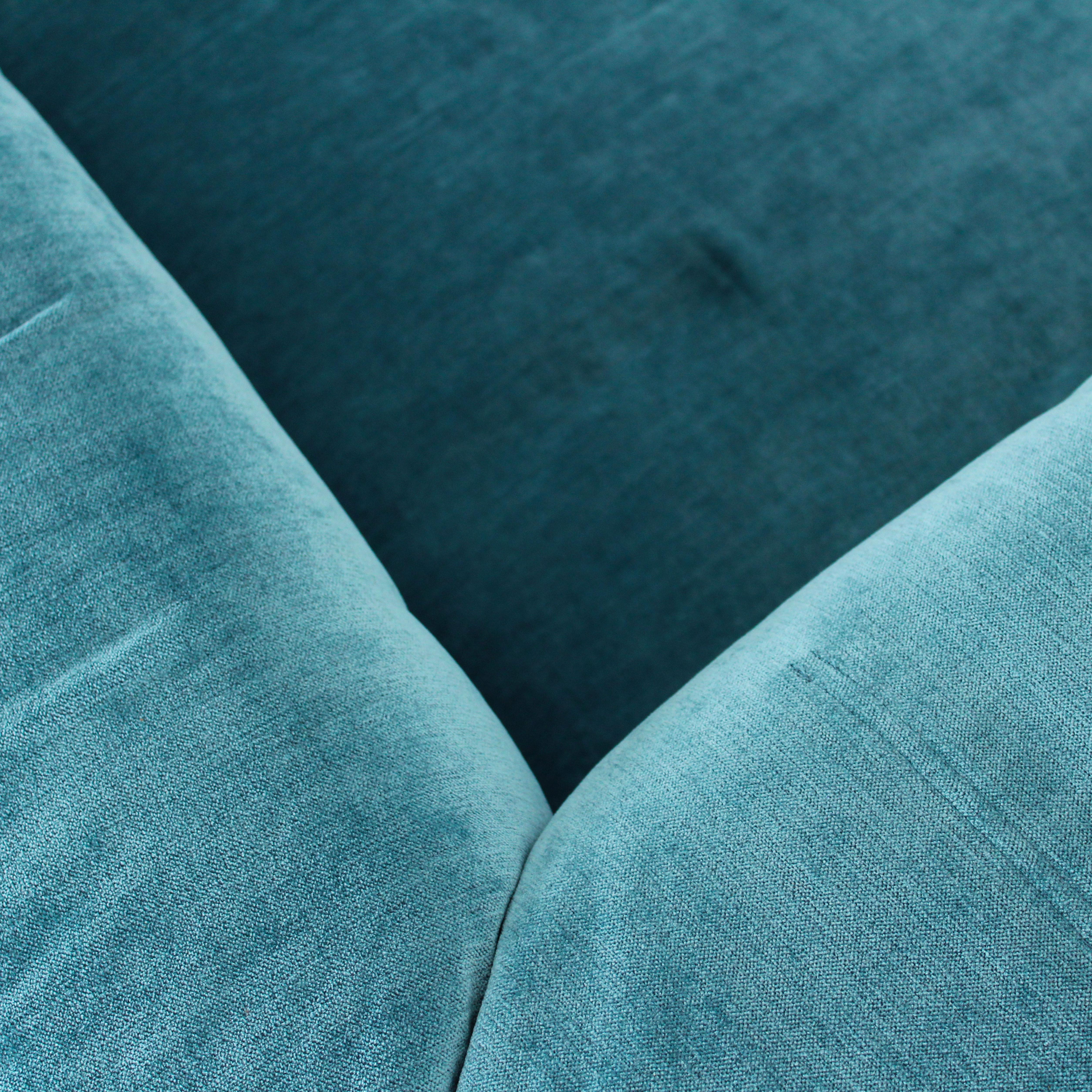 Carlo Scarpa Iroko Wood and Azure Velvet Cornaro Sofa for Studio Simon, 1974 For Sale 13