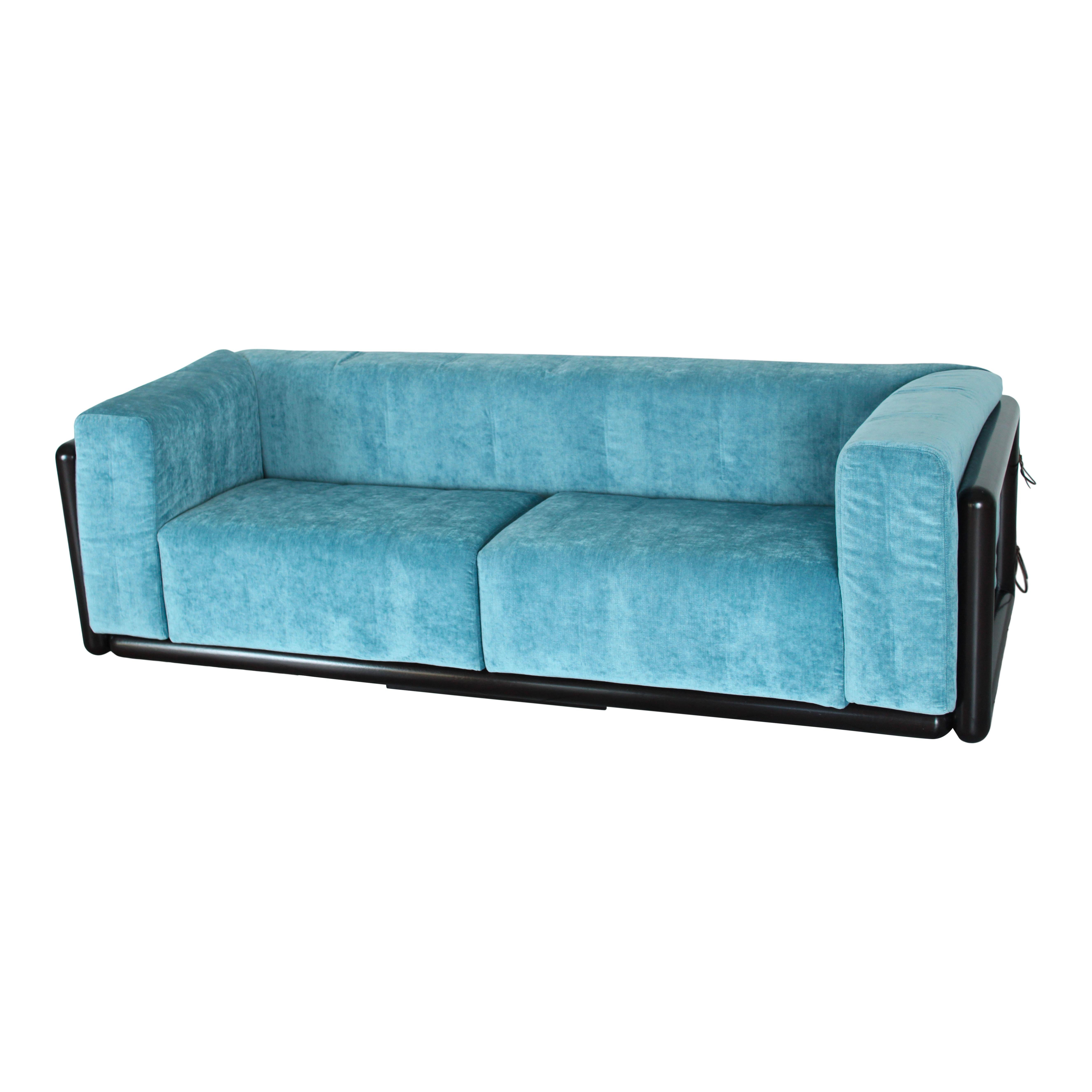 Carlo Scarpa Iroko Wood and Azure Velvet Cornaro Sofa for Studio Simon, 1974 In Good Condition For Sale In Vicenza, IT