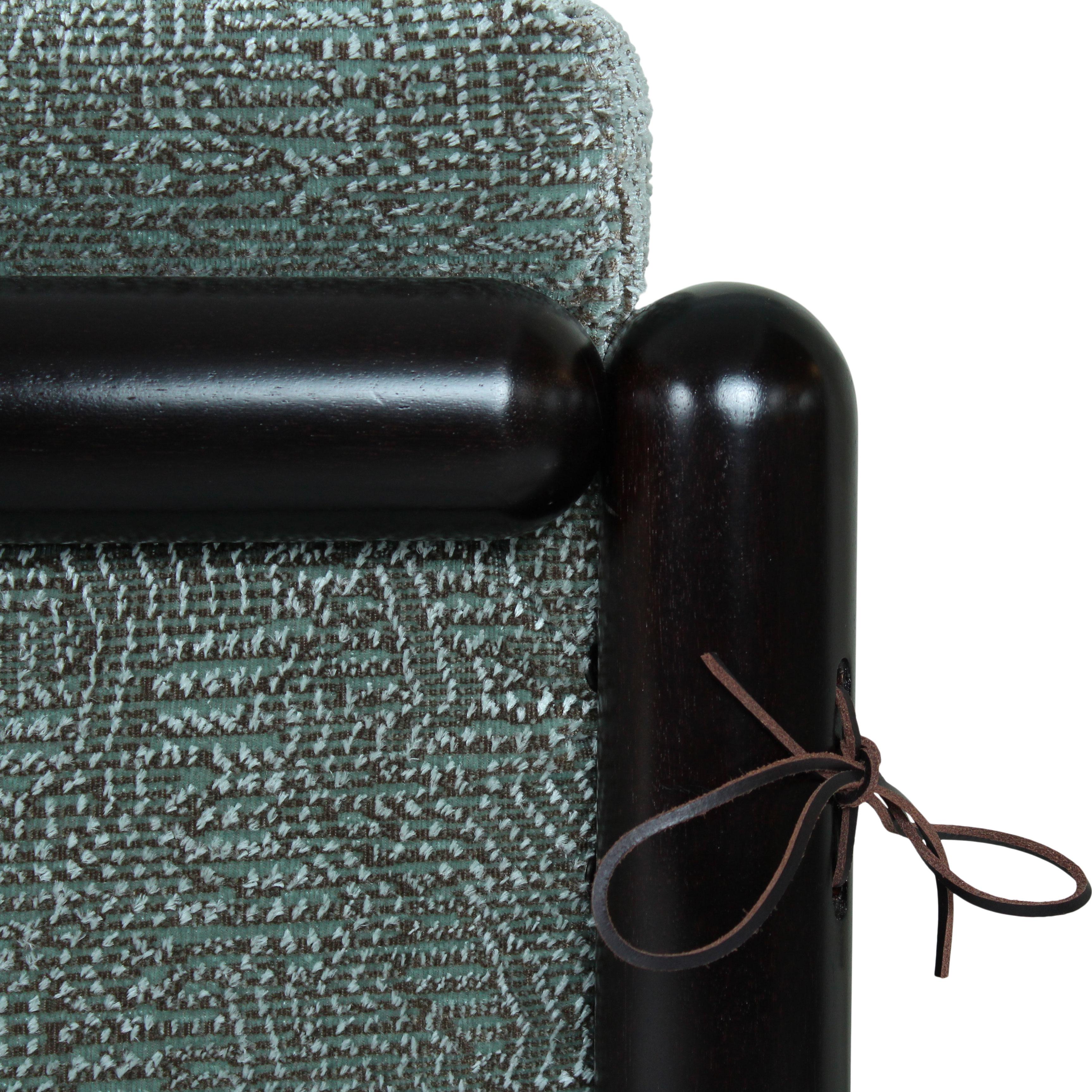 Carlo Scarpa Sofá Cornaro de madera de iroko y terciopelo jacquard para Studio Simon, 1974 en venta 6