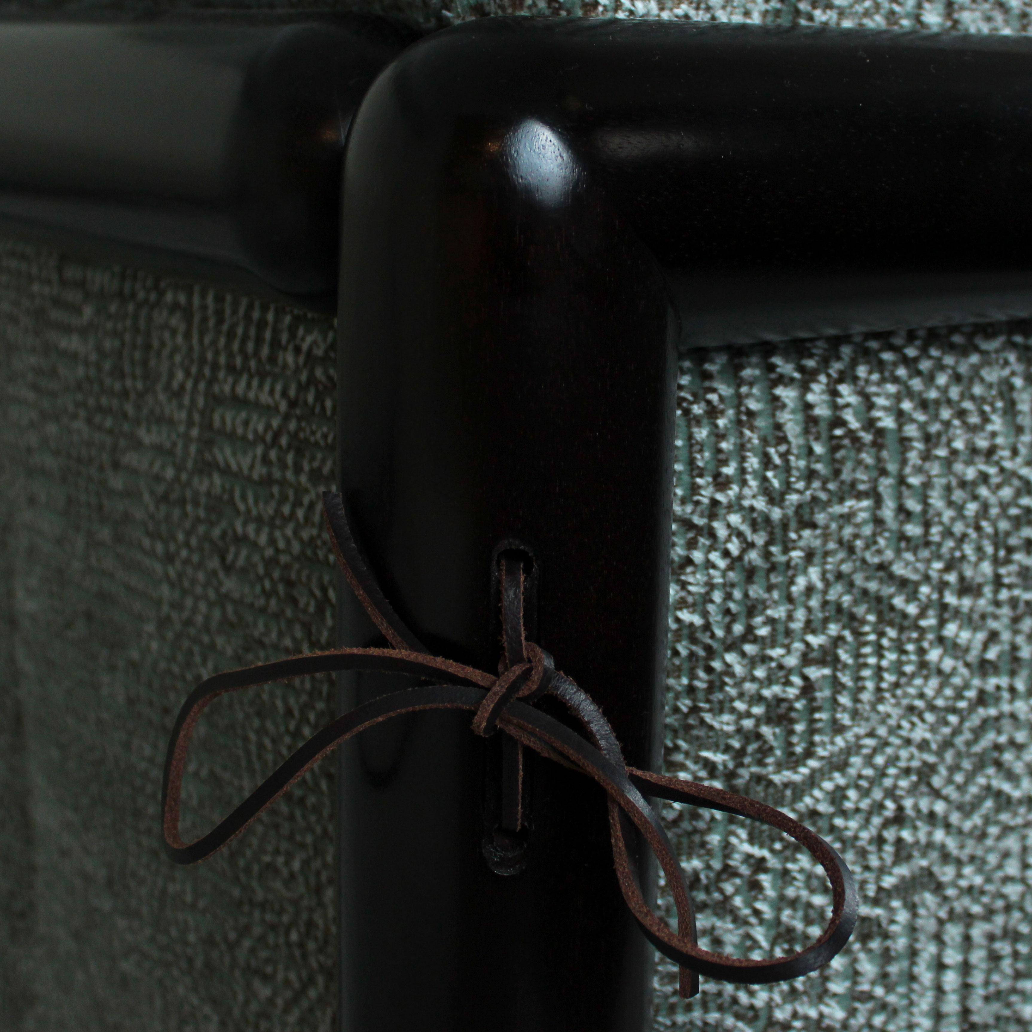 Carlo Scarpa Sofá Cornaro de madera de iroko y terciopelo jacquard para Studio Simon, 1974 en venta 12