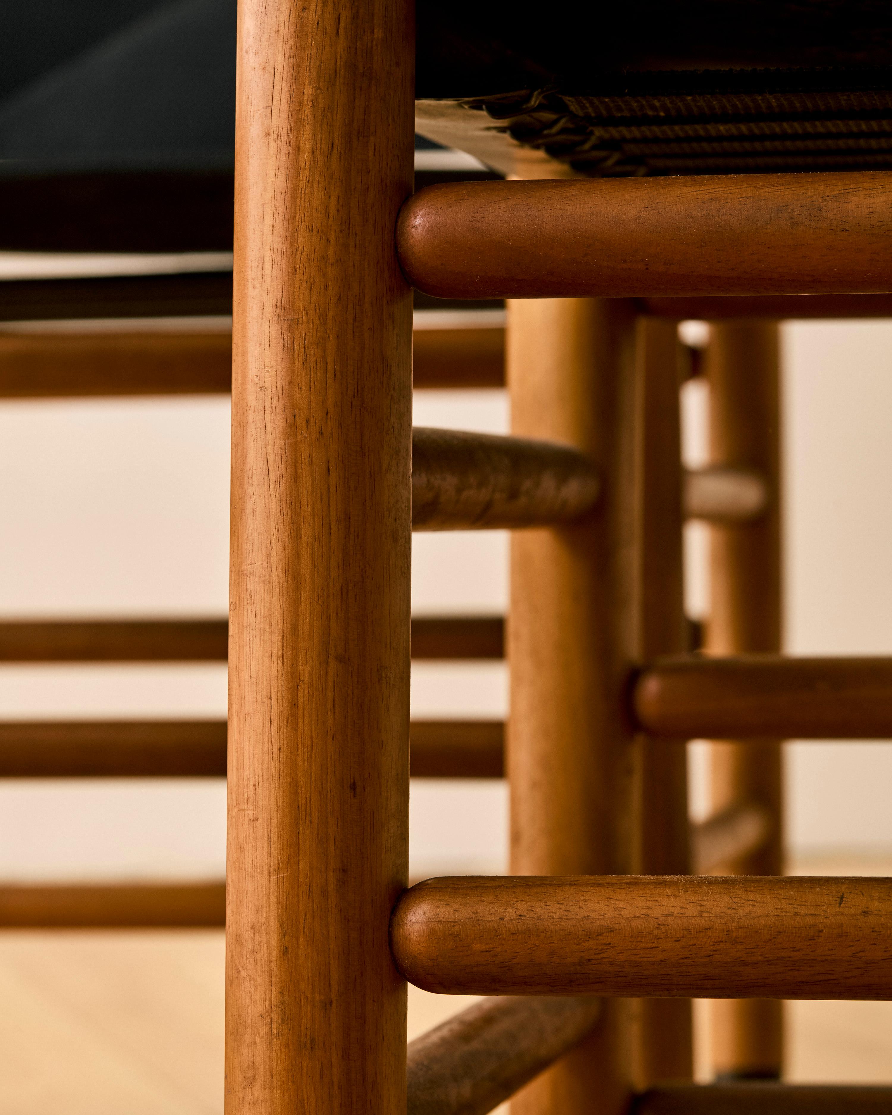 Carlo Scarpa 'Kentucky' Satz von vier Esszimmerstühlen im Angebot 3