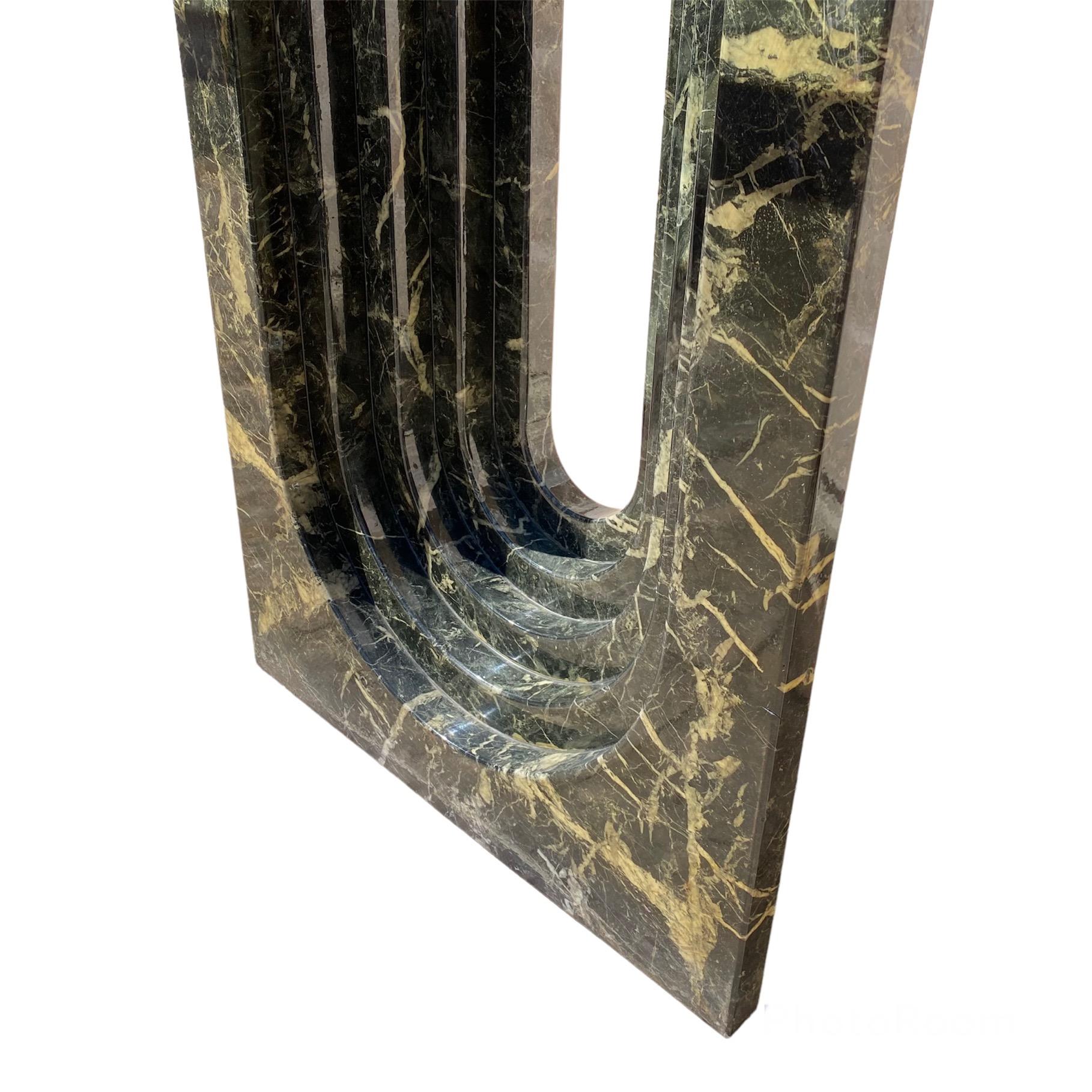 Superb and very rare console designed Cattelan Italia, produced in the 70s in marble and crystal shelf.
Spectacularly designed object in excellent vintage condition, as shown in the photographs, it only has one beak measuring less than one cm on the