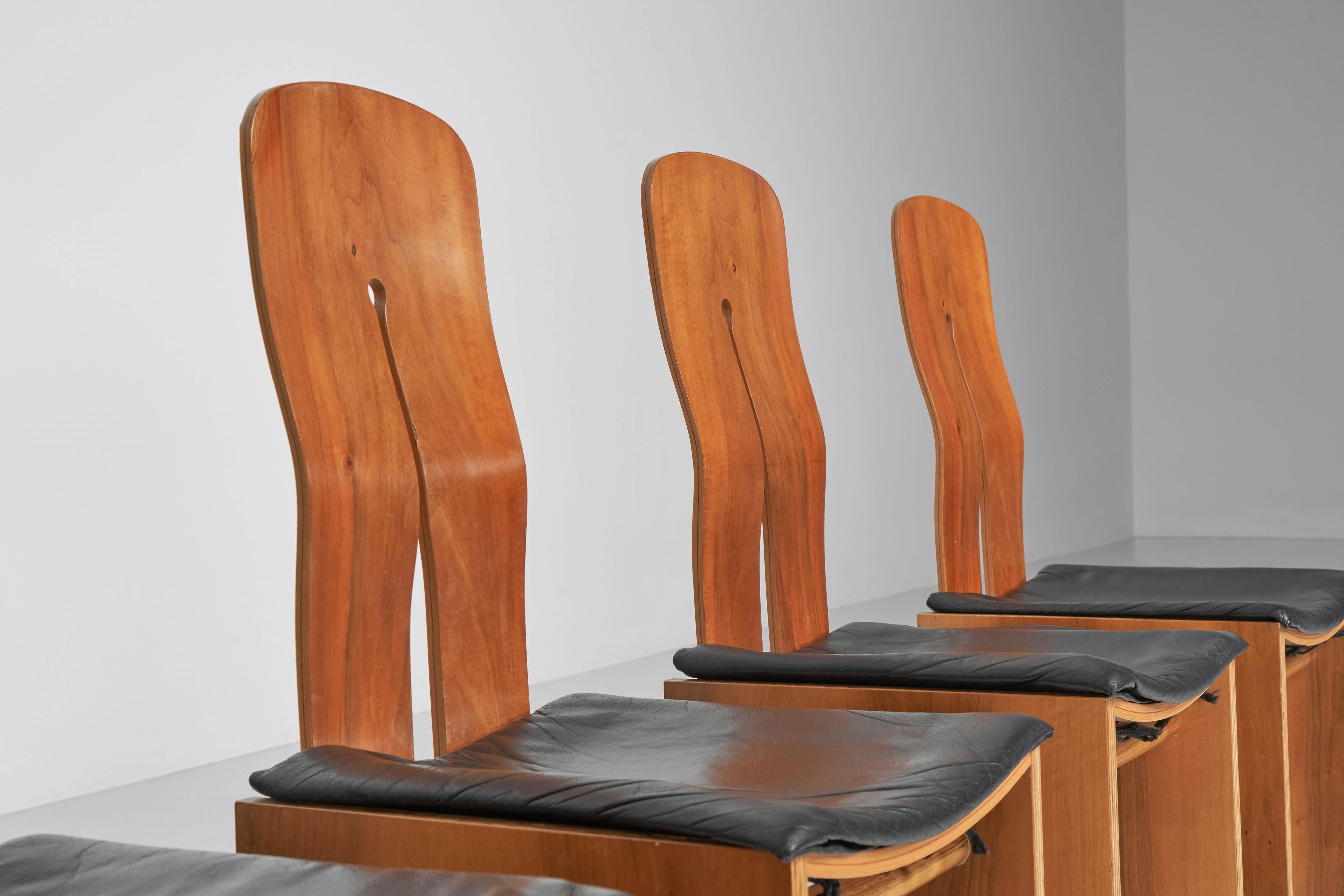 Italian Carlo Scarpa model 765 dining chairs Bernini Italy 1977