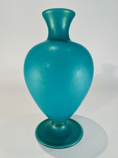 Vaso di Carlo Scarpa in vetro di Murano blu e oro del 1950 circa.