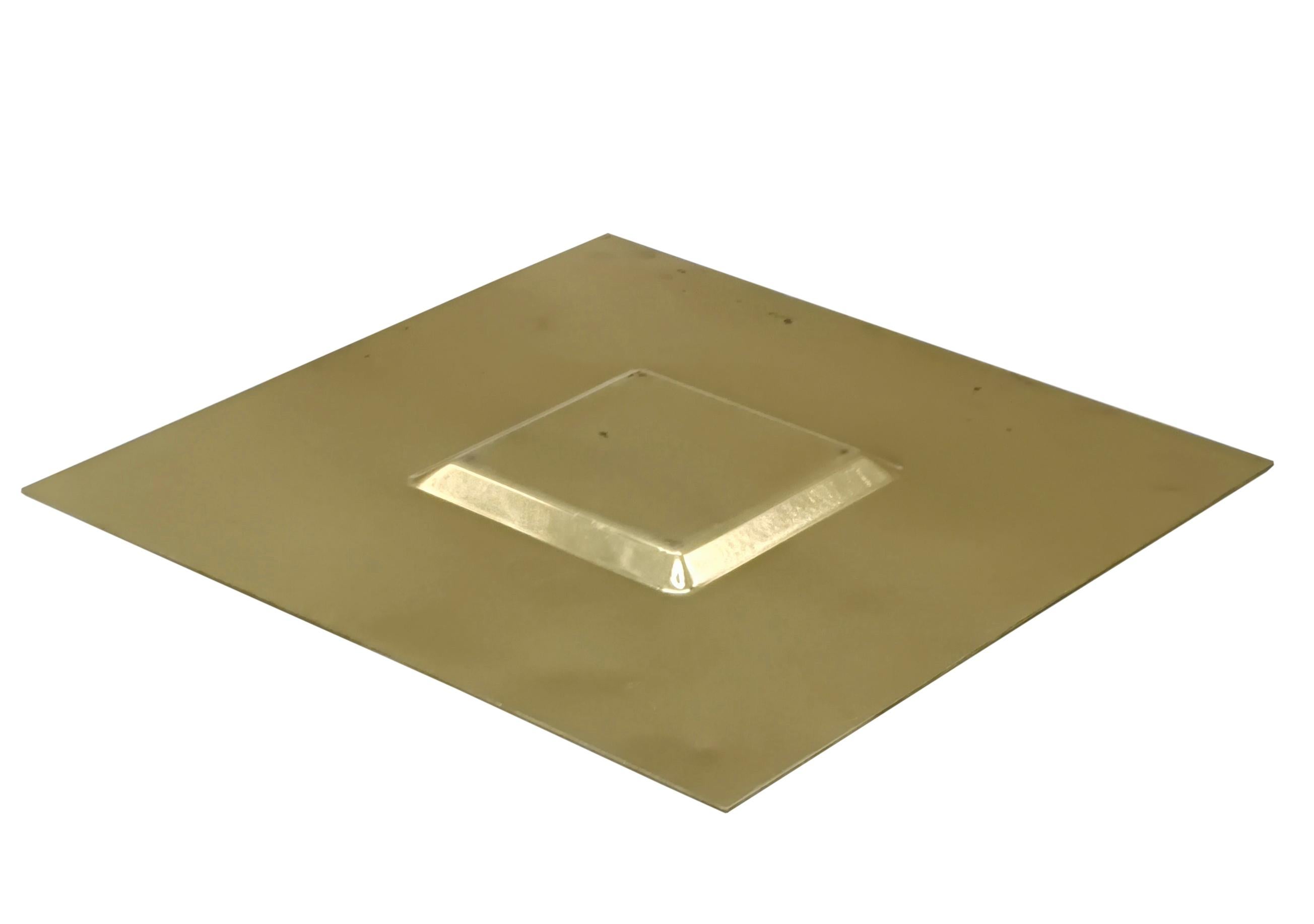 Carlo Scarpa für Cleto Munari Quadratischer Tafelaufsatz aus Messing, Italien 1970er Jahre (Moderne der Mitte des Jahrhunderts)