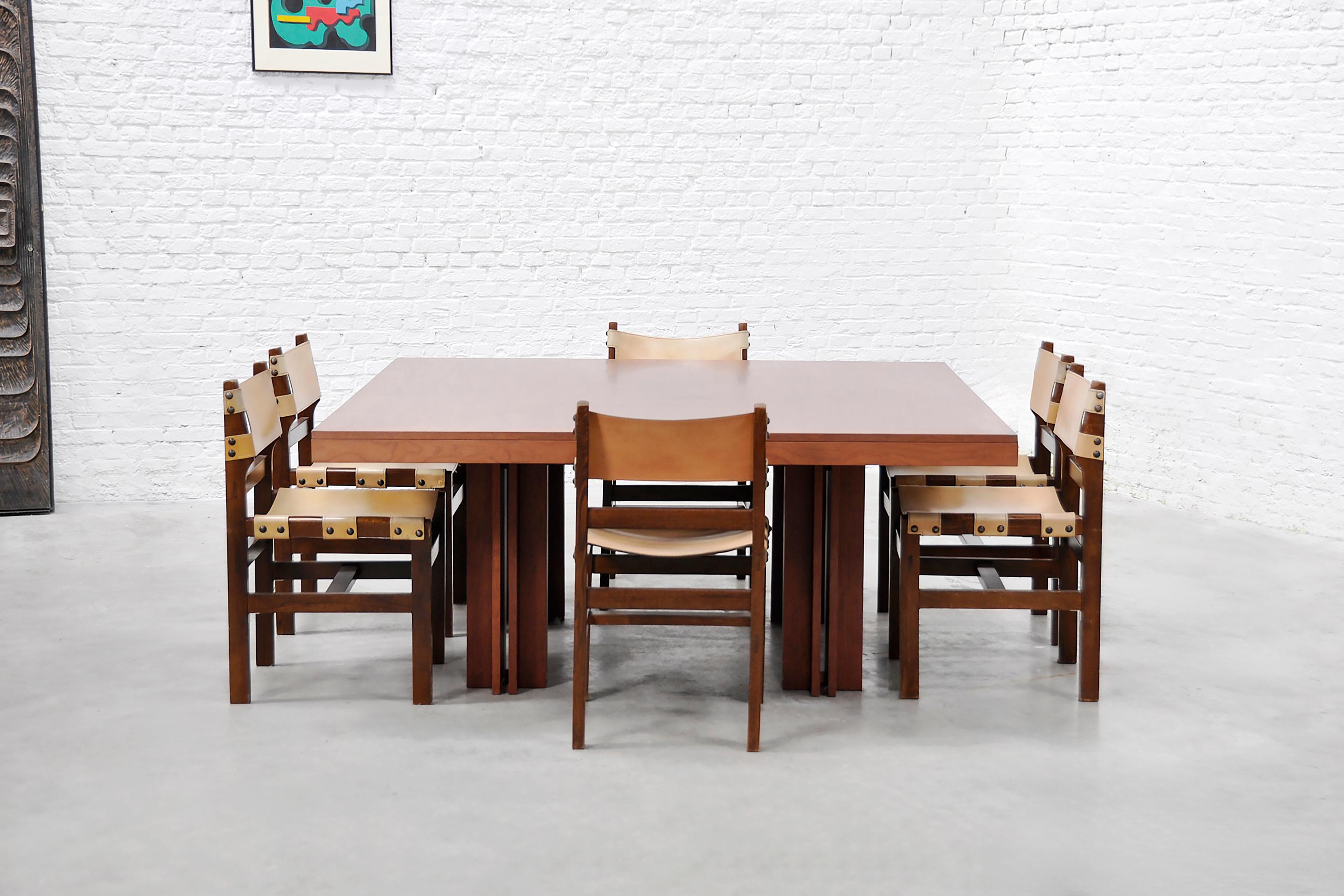 Carlo Scarpa 'Quatour' Dining Table in Walnut, Simon Gavina, Italy, 1974 For Sale 4