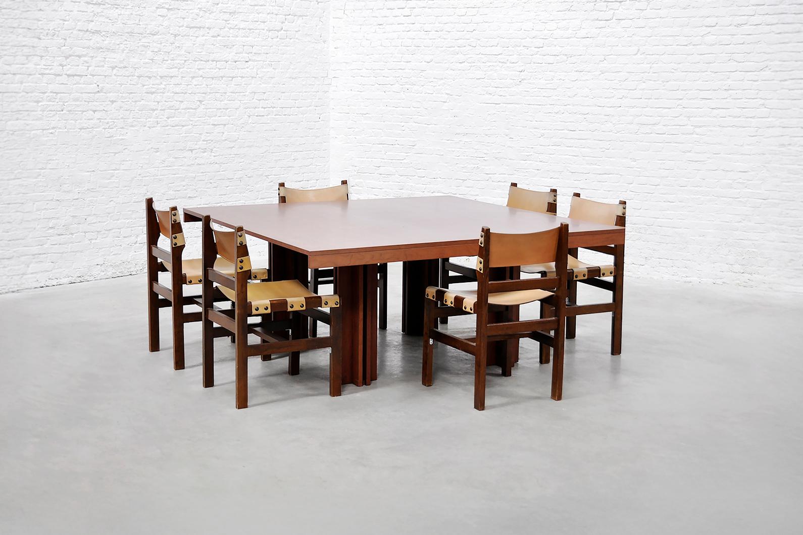 Carlo Scarpa 'Quatour' Dining Table in Walnut, Simon Gavina, Italy, 1974 For Sale 5