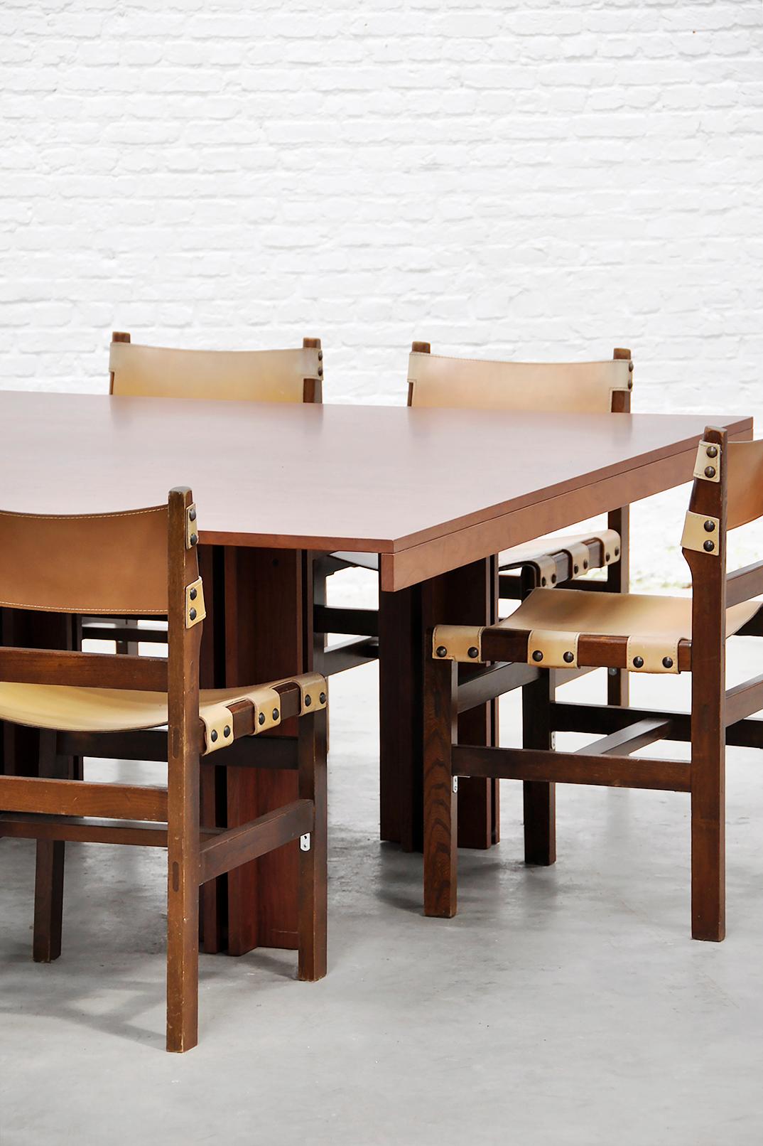 Carlo Scarpa 'Quatour' Dining Table in Walnut, Simon Gavina, Italy, 1974 For Sale 6