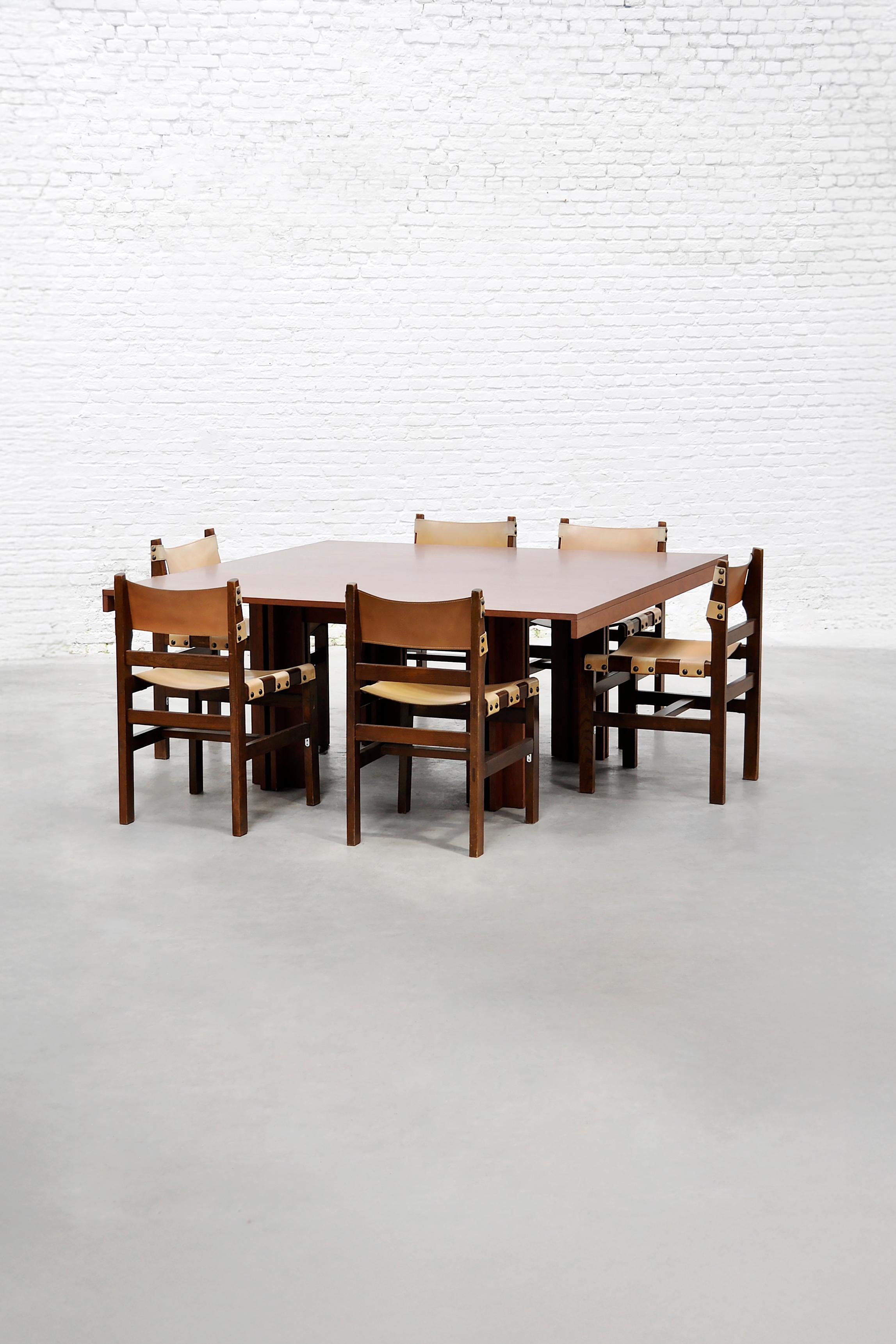 Carlo Scarpa 'Quatour' Dining Table in Walnut, Simon Gavina, Italy, 1974 For Sale 3
