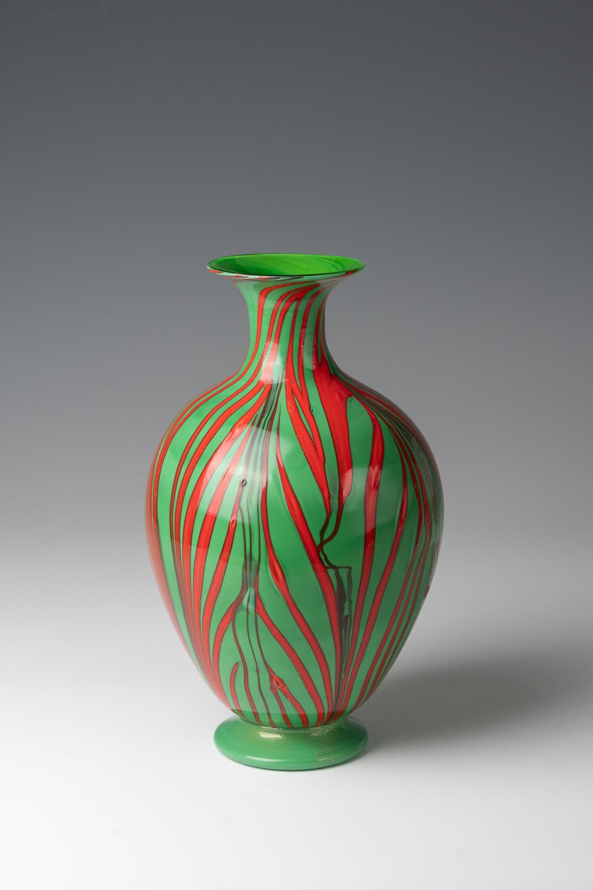 Fatto a mano Carlo Scarpa. Raro vaso fenicio decorato, modello 2948. MVM Cappelin in vendita