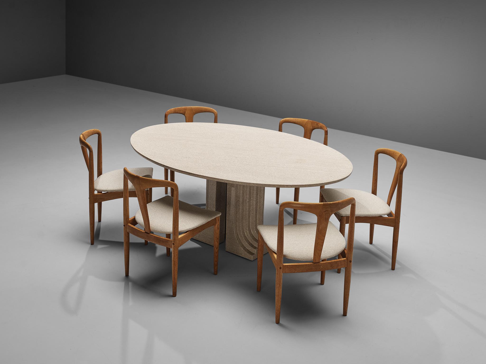 Carlo Scarpa ‘Samo’ Dining Table in Granit and J. Andersen ‘Juliane’ Chairs 1