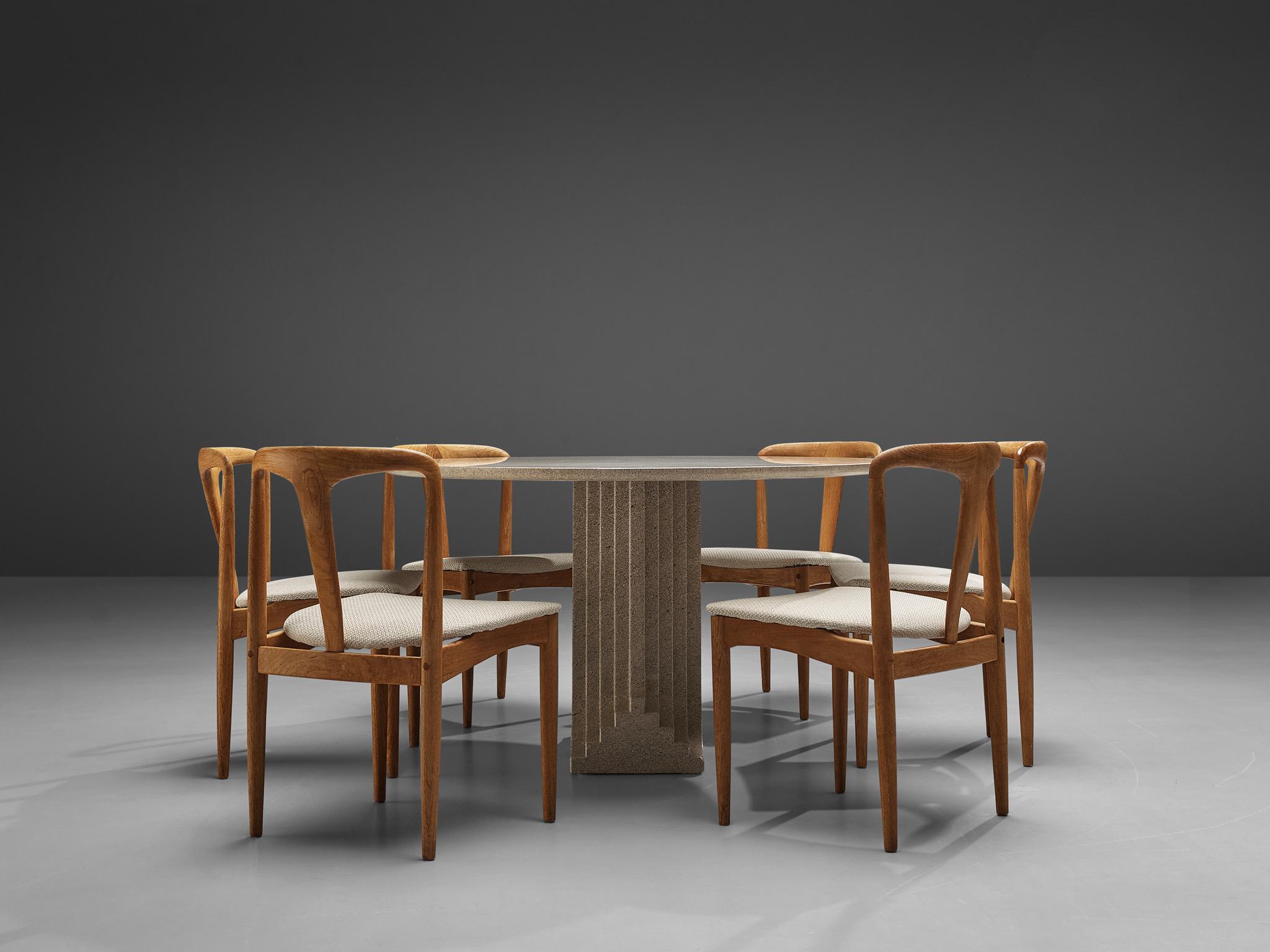 Carlo Scarpa ‘Samo’ Dining Table in Granit and J. Andersen ‘Juliane’ Chairs 2