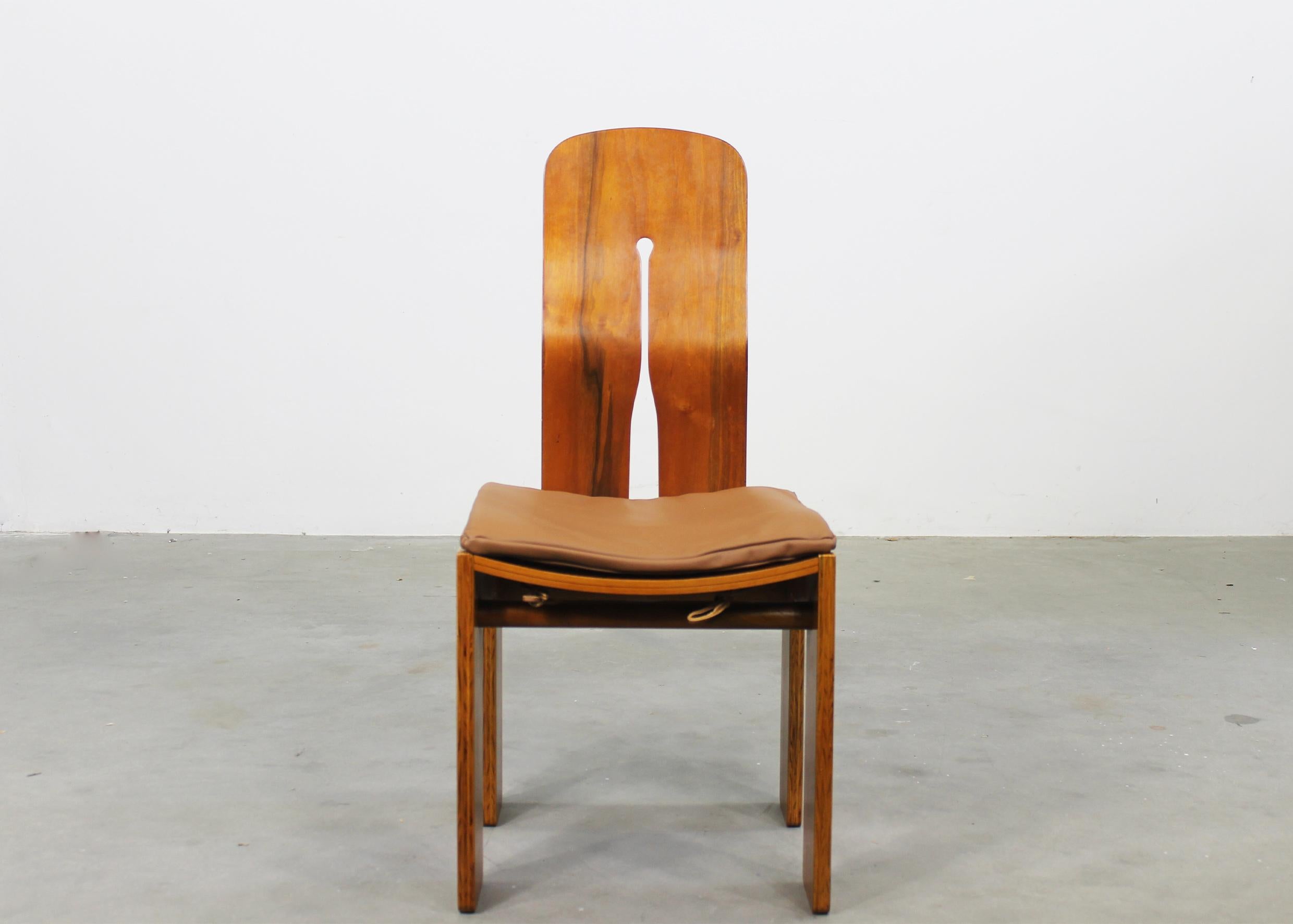 Fine XX secolo Carlo Scarpa Set di quattro 1934 765 in Wood con cuscino in pelle di Bernini 1977 in vendita