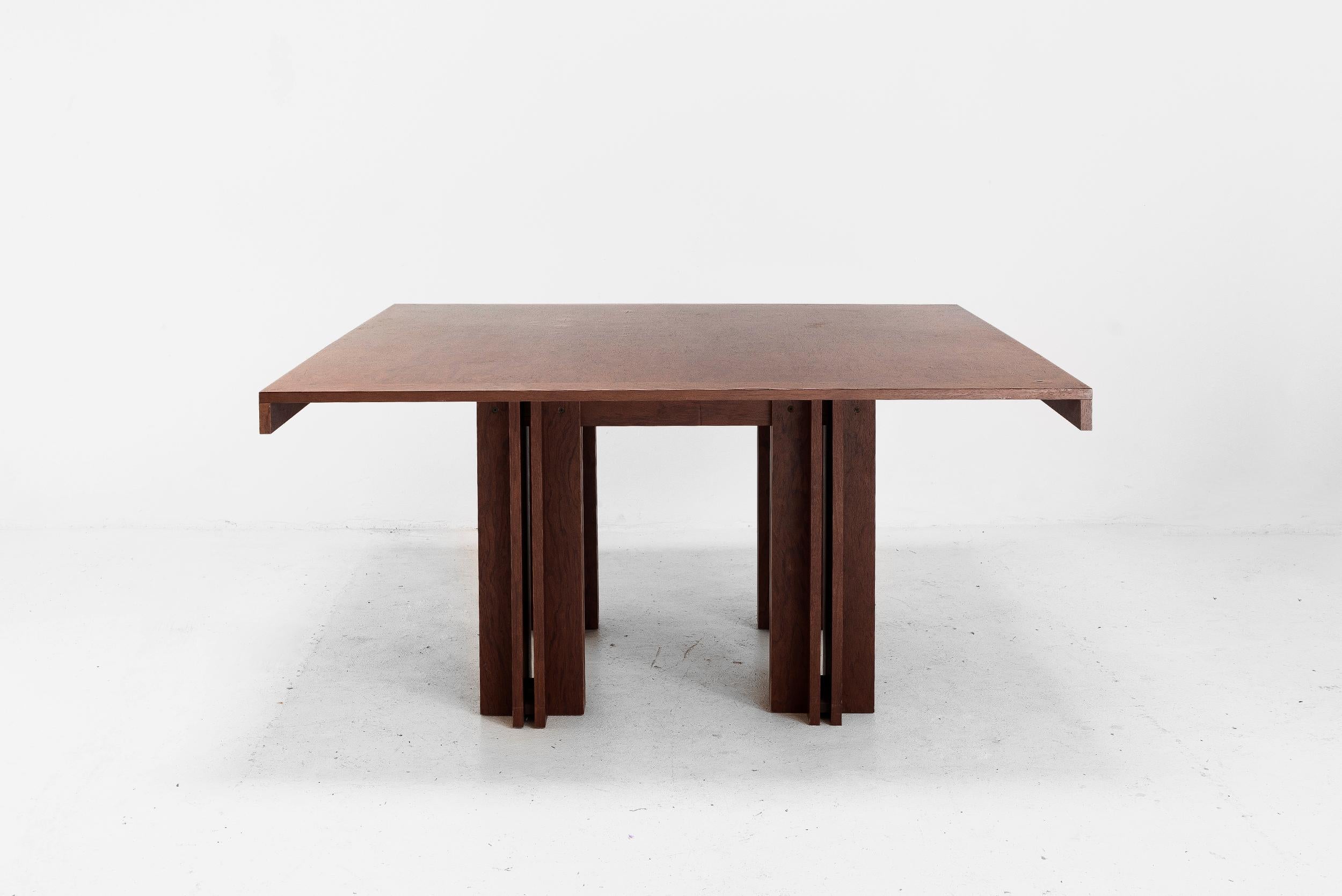 Carlo Scarpa
Dining table model “Quatour”
Manufactured by Simon Gavina
Italy, 1974
Walnut wood

Measurements:
141 cm x 141 cm x 72 H cm
55.9 in x 55.9 in x 28 H in.

Literature:
Giuliana Gramigna, Repertorio 1950/1980, Milan, 1985, p.