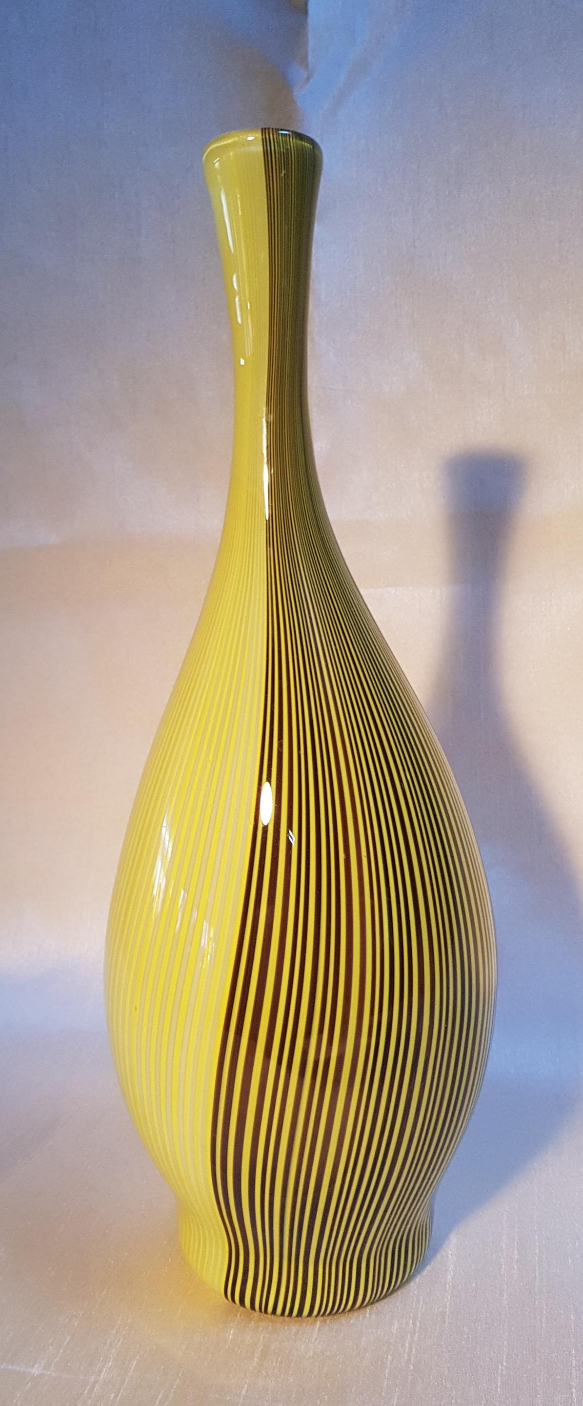 Vase Carlo Scarpa Tessuto Venini Murano Jaune Noir Rayures Verre d'art vénitien en vente 10