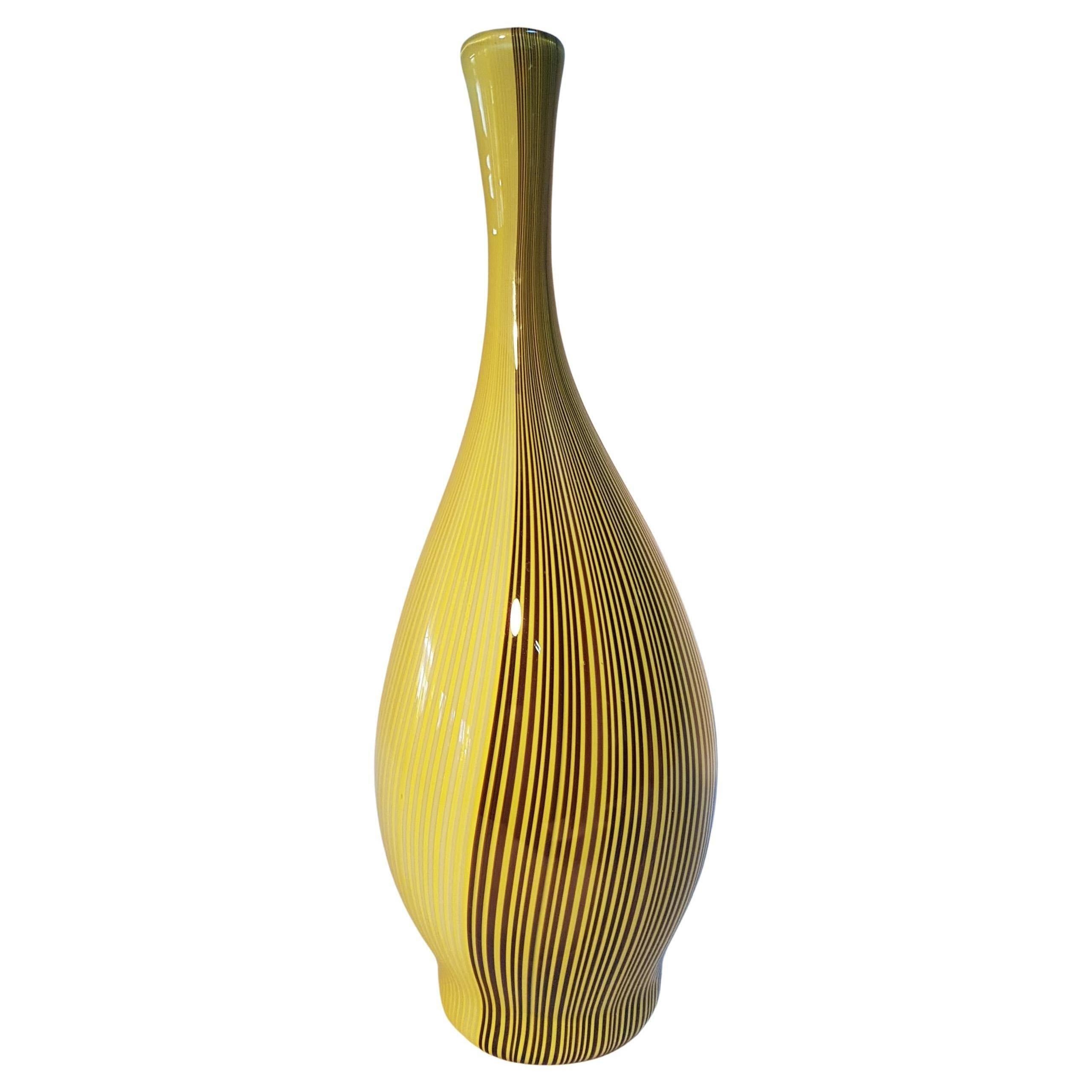20ième siècle Vase Carlo Scarpa Tessuto Venini Murano Jaune Noir Rayures Verre d'art vénitien en vente