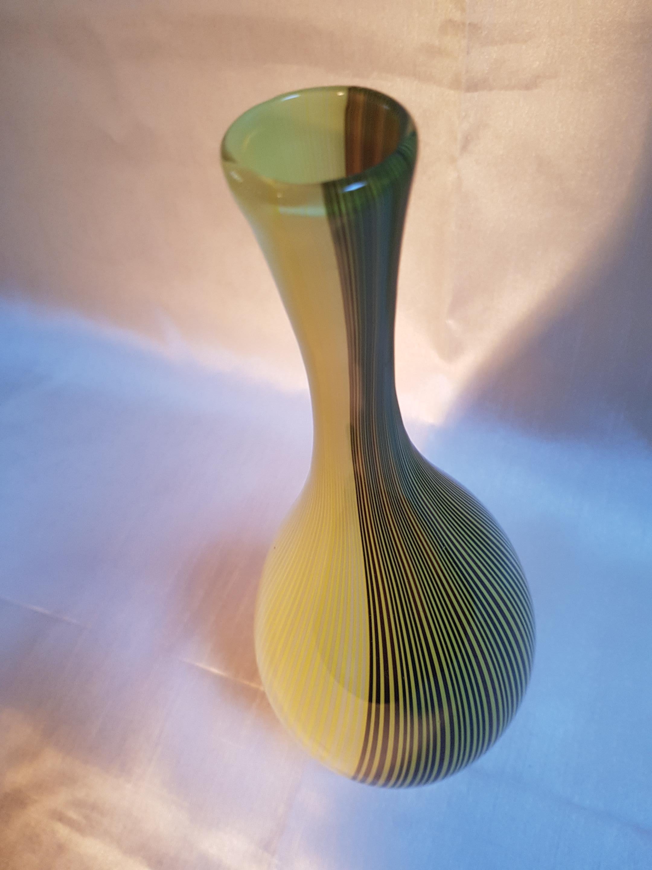 Vase Carlo Scarpa Tessuto Venini Murano Jaune Noir Rayures Verre d'art vénitien en vente 3