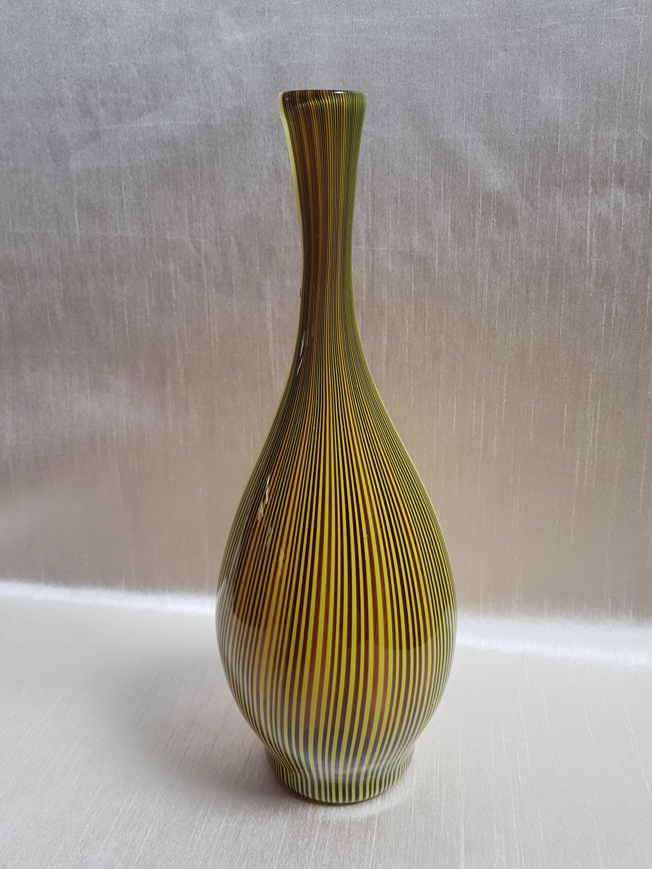 Vase Carlo Scarpa Tessuto Venini Murano Jaune Noir Rayures Verre d'art vénitien en vente 6