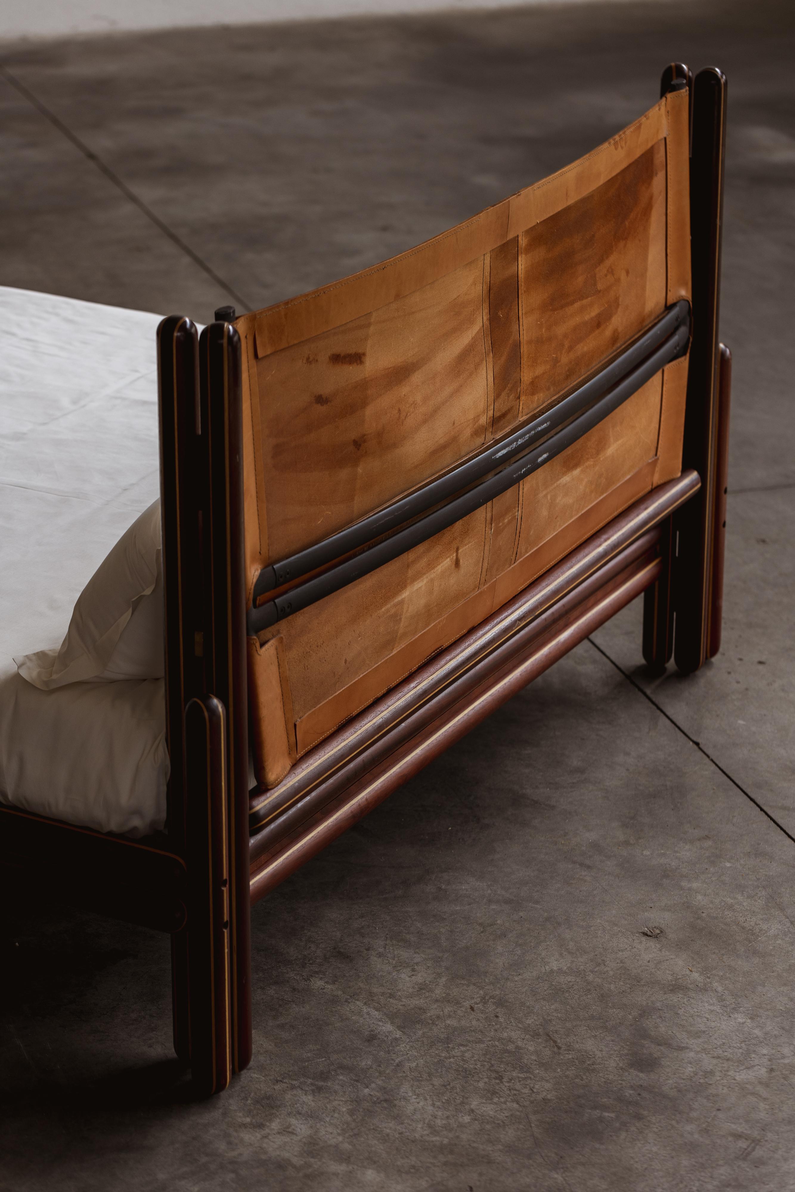 Carlo Scarpa “Toledo” Bed for Simon Gavina, 1975 For Sale 8