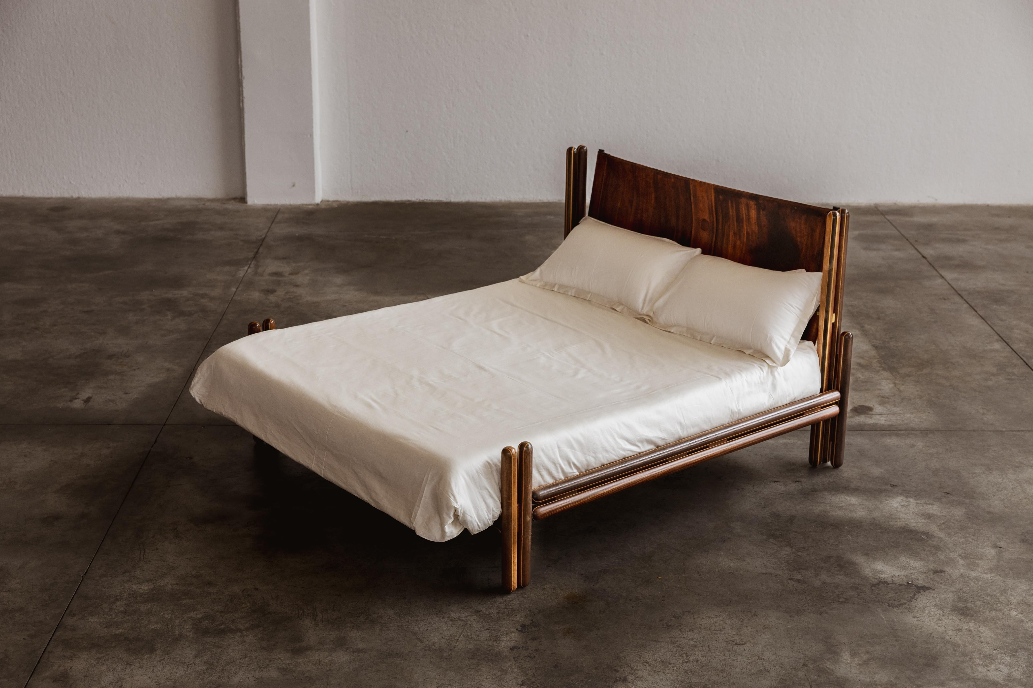 Carlo Scarpa “Toledo” Bed for Simon Gavina, 1975 For Sale 3