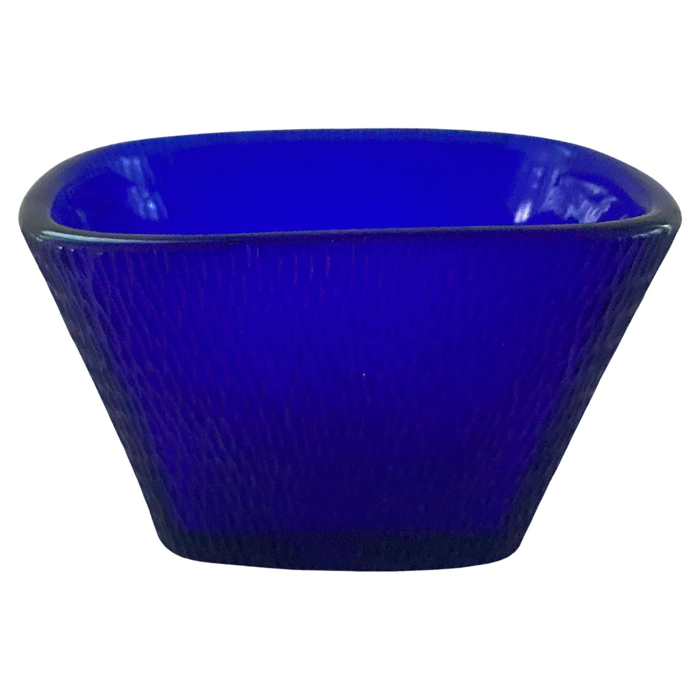 Carlo Scarpa Venini glass vase Battuto 1940s Italy cobalt blue acid signed For Sale