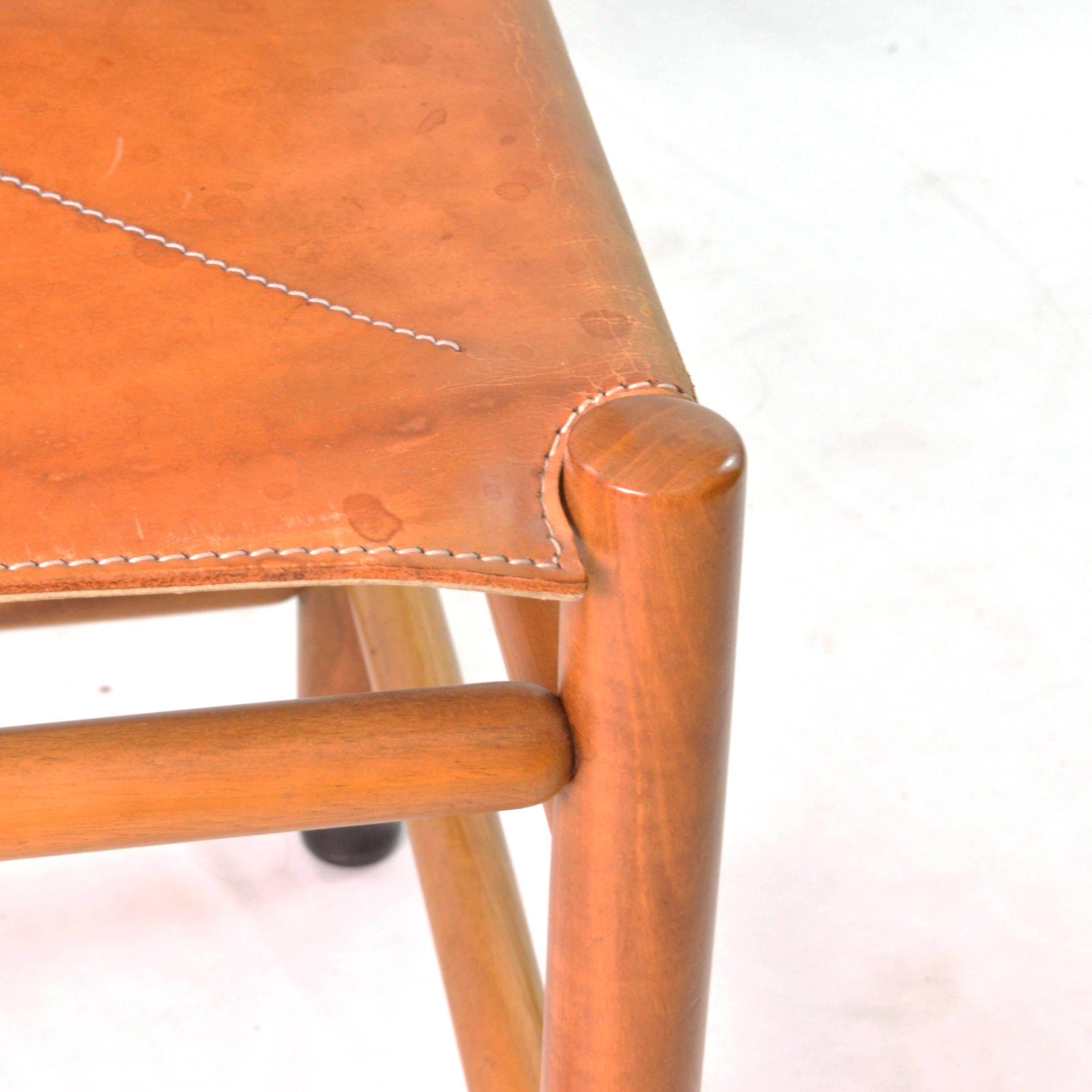 Carlo Scarpa Walnut Wood Scuderia Table and Kentucky Chairs for Bernini, 1970s 7