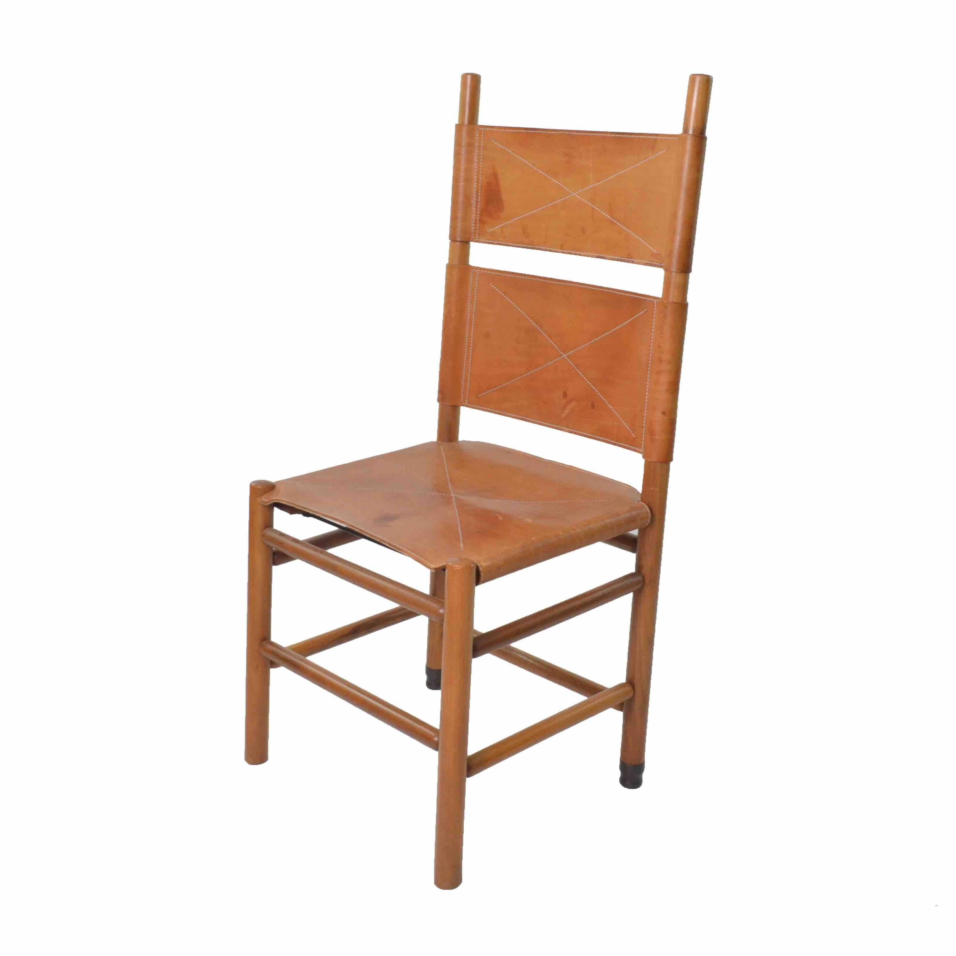 Post-Modern Carlo Scarpa Walnut Wood Scuderia Table and Kentucky Chairs for Bernini, 1970s