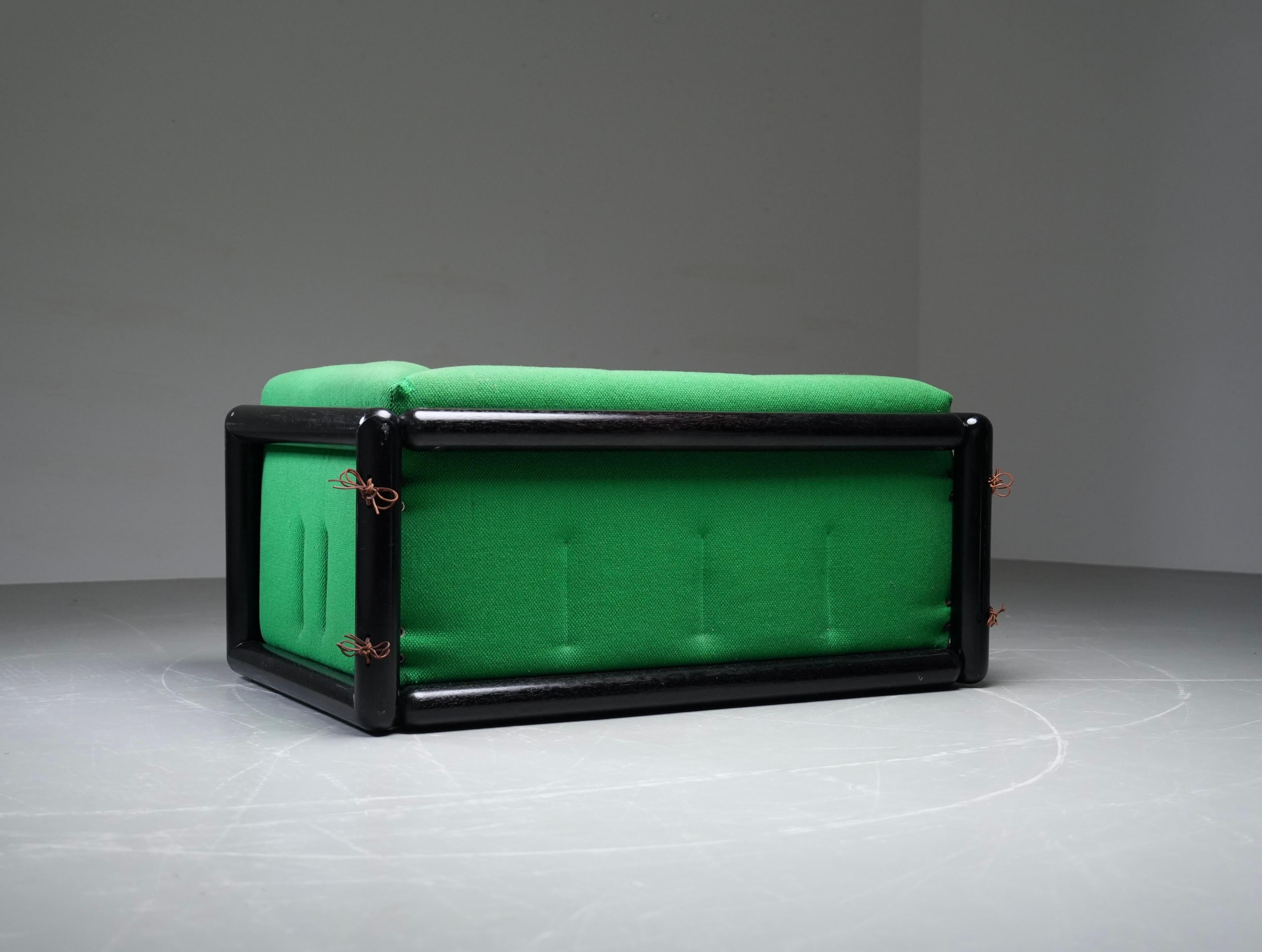 Sofá 'Cornaro' de Carlo Scarpo en madera de iroko para Gavina early ed., Italia, años 70 Italiano en venta