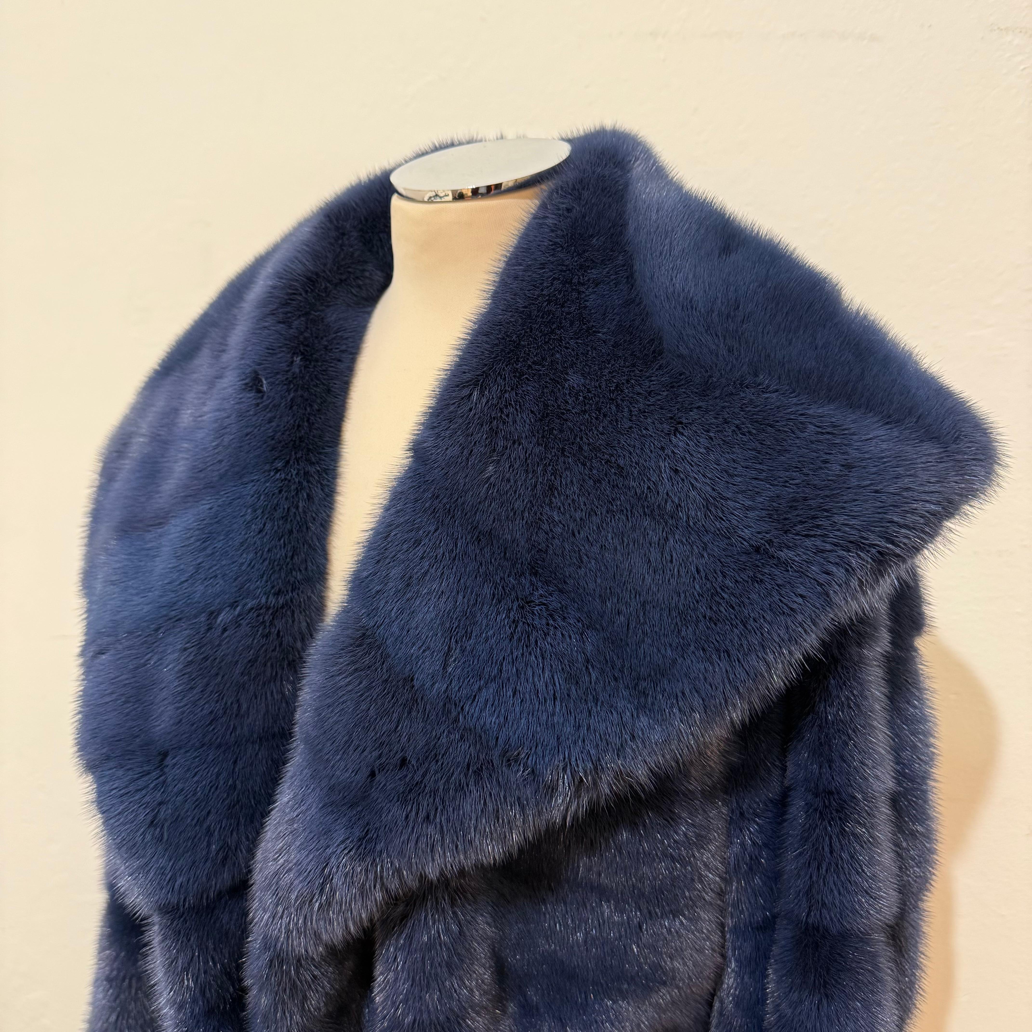 Carlo Tivioli Blauer Nerz Pelzmantel M im Zustand „Hervorragend“ im Angebot in Gazzaniga (BG), IT