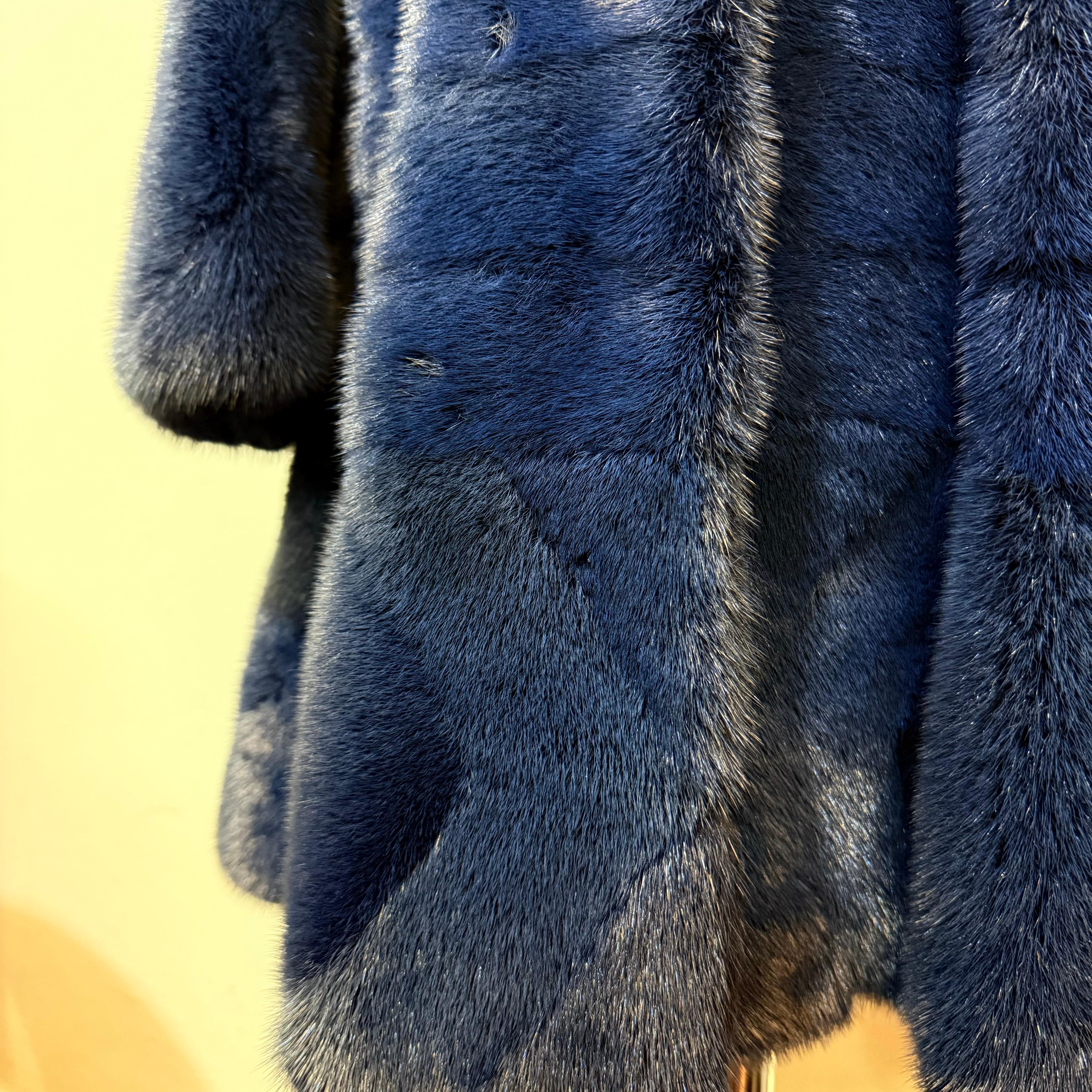 Carlo Tivioli Blauer Nerz Pelzmantel M im Angebot 1