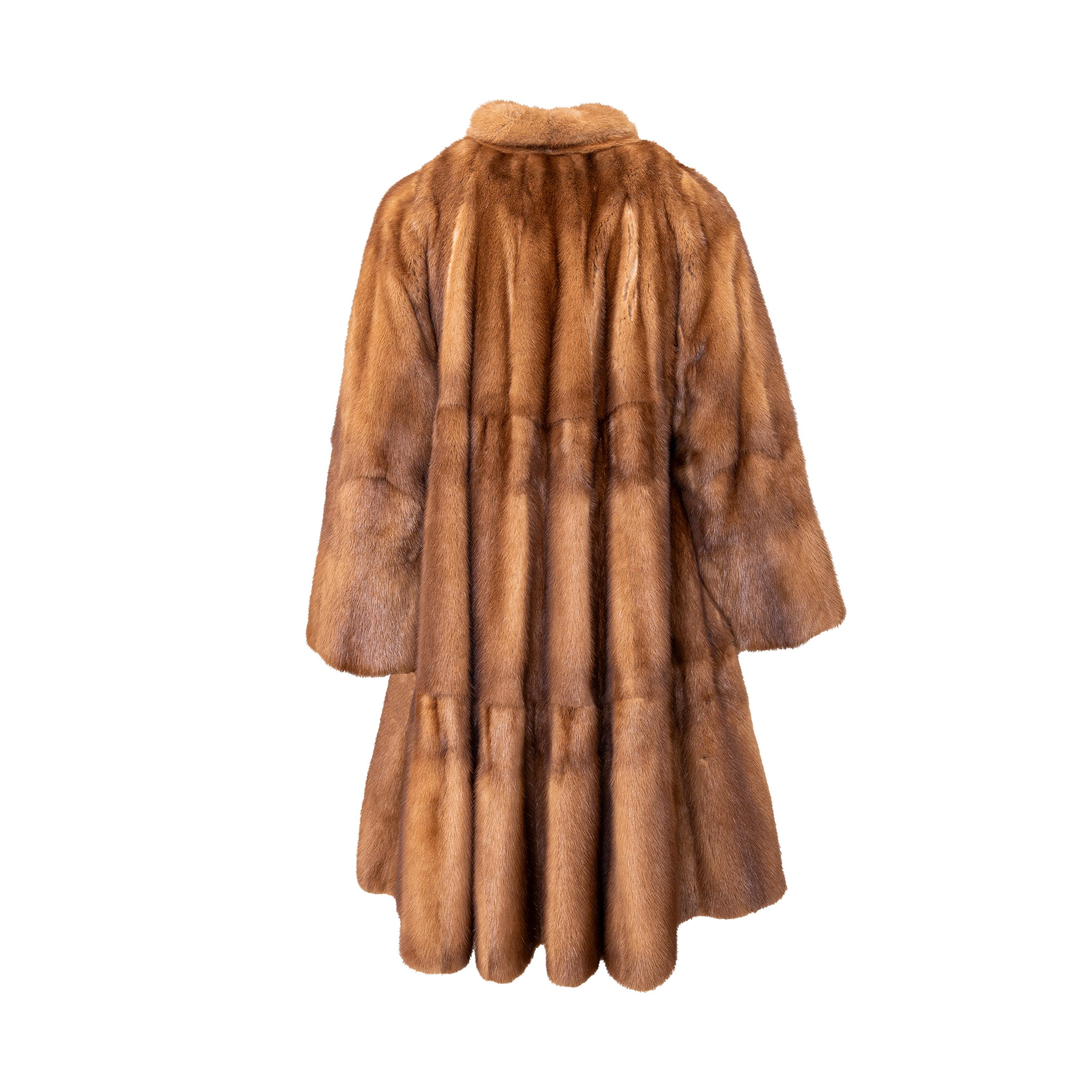 Carlo Tivioli Fur Coat In Good Condition For Sale In Milano, IT