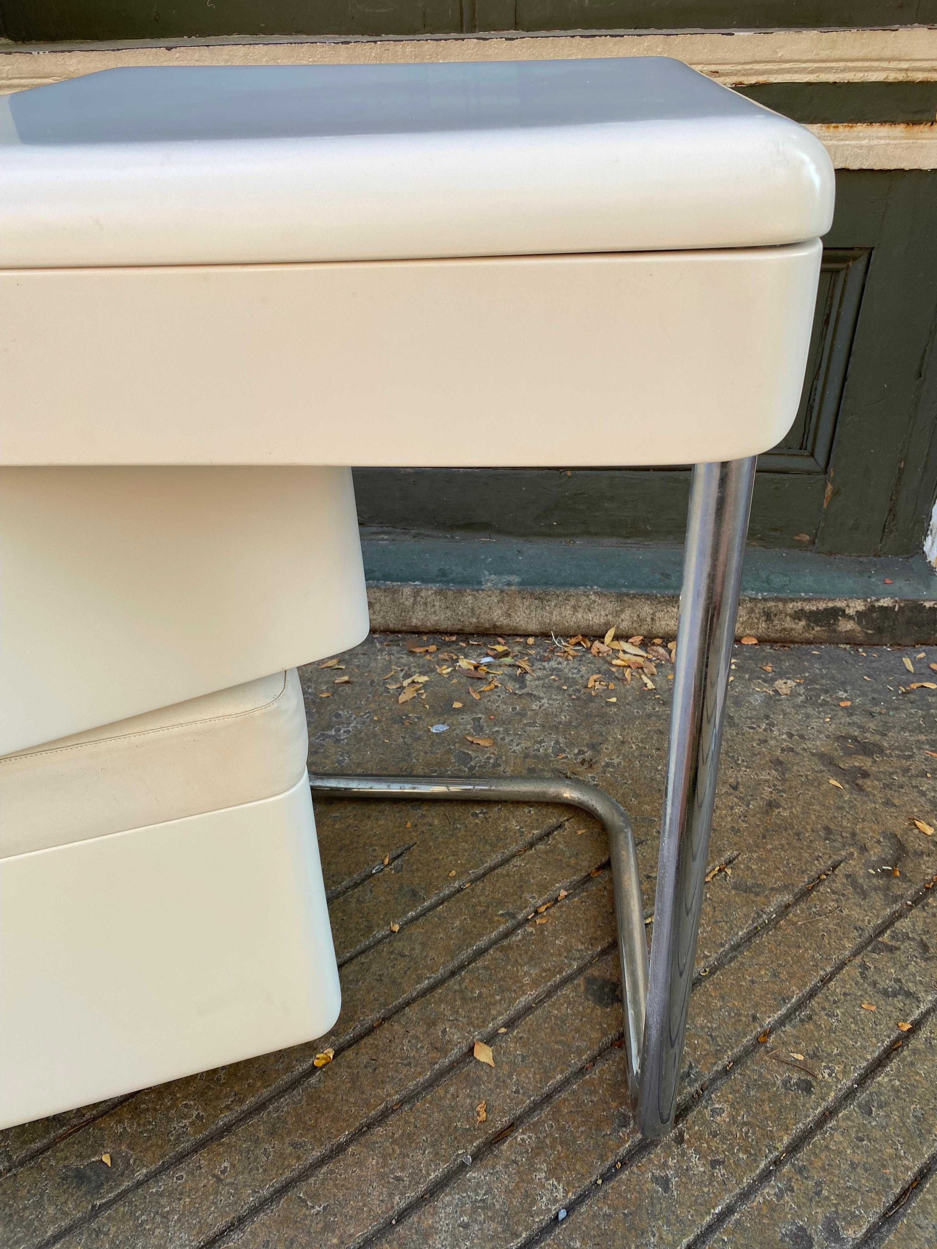 Carlo Urbinati for Tulli Zuccari Italian Compact Vanity 6
