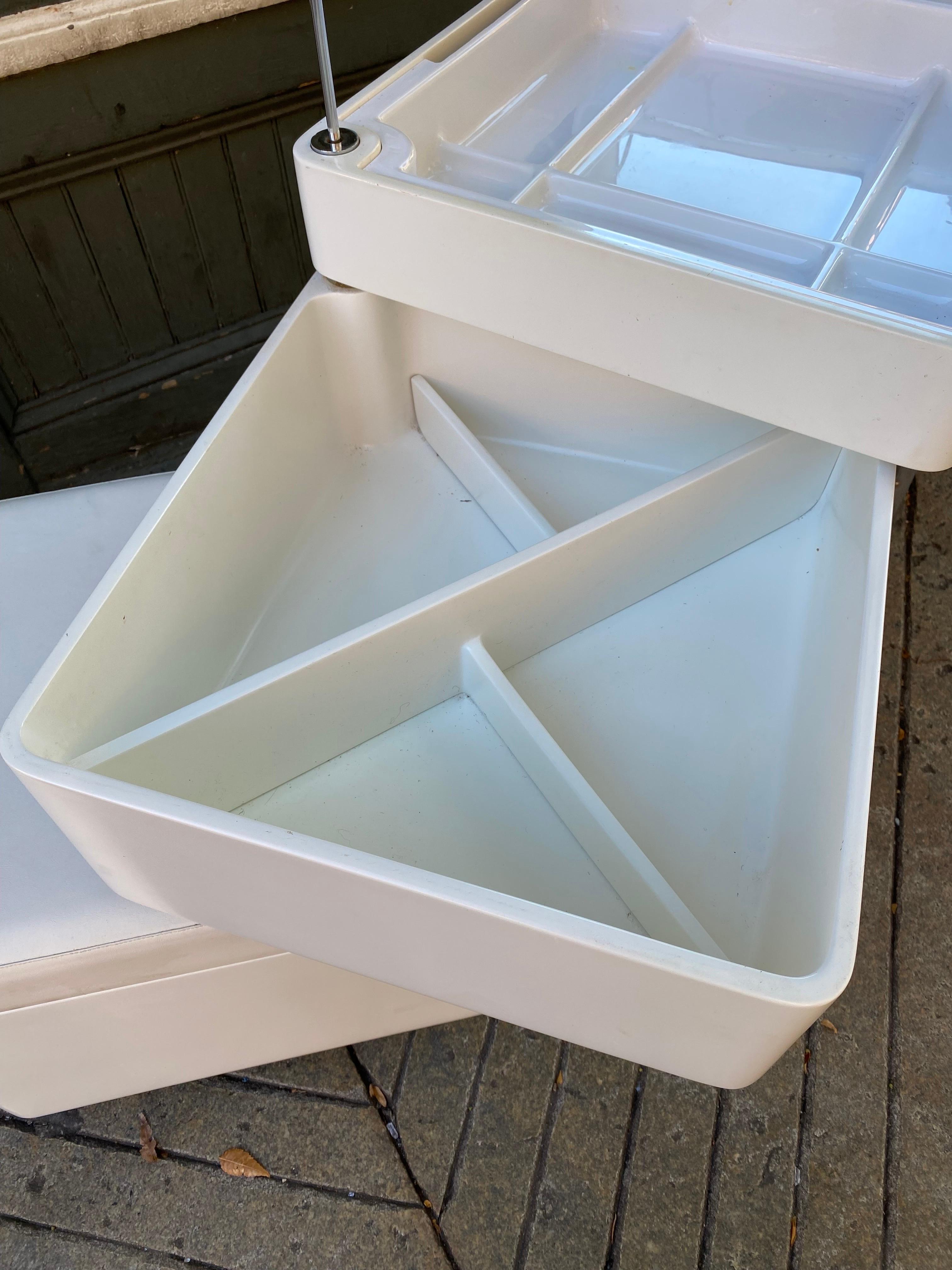 Carlo Urbinati for Tulli Zuccari Italian Compact Vanity 2