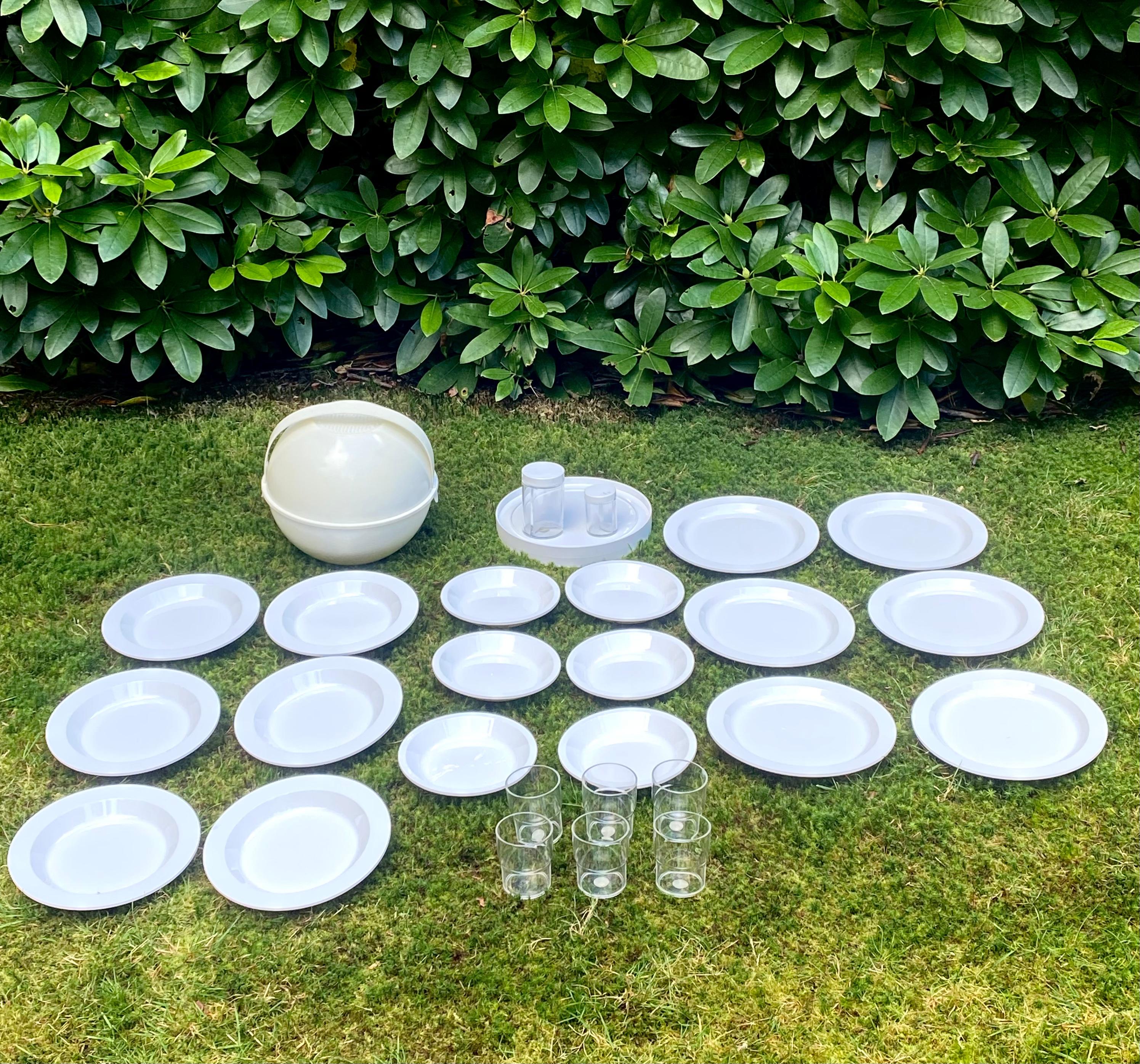 Plastique Set de pique-nique vintage pour 6 personnes Carlo Viglino 'Pic Boll' pour Guzzini, Italie, 1968 en vente