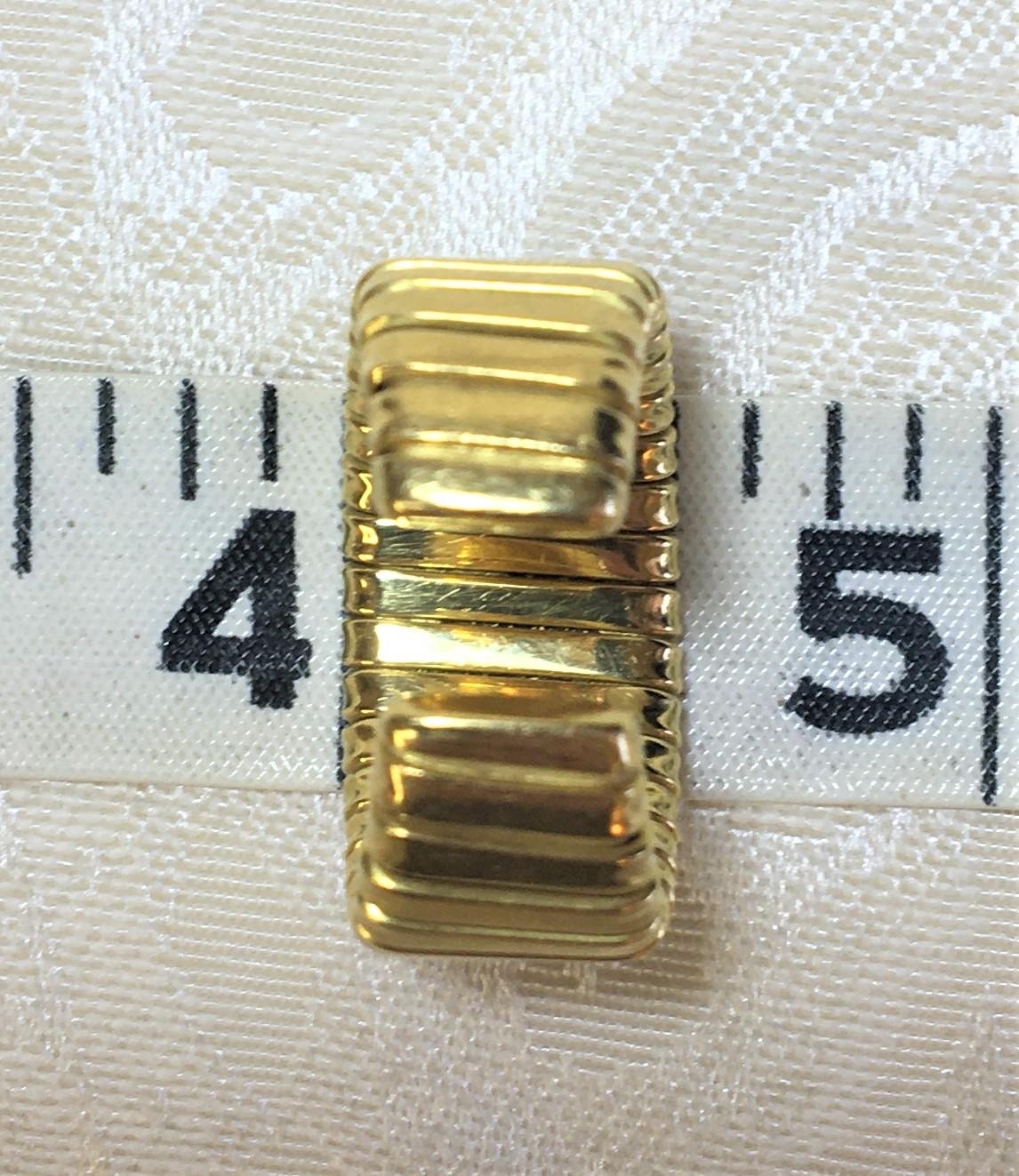 Carlo Weingrill 18 Karat Ribbed Earring and Ring Set In Excellent Condition For Sale In Cincinnati, OH