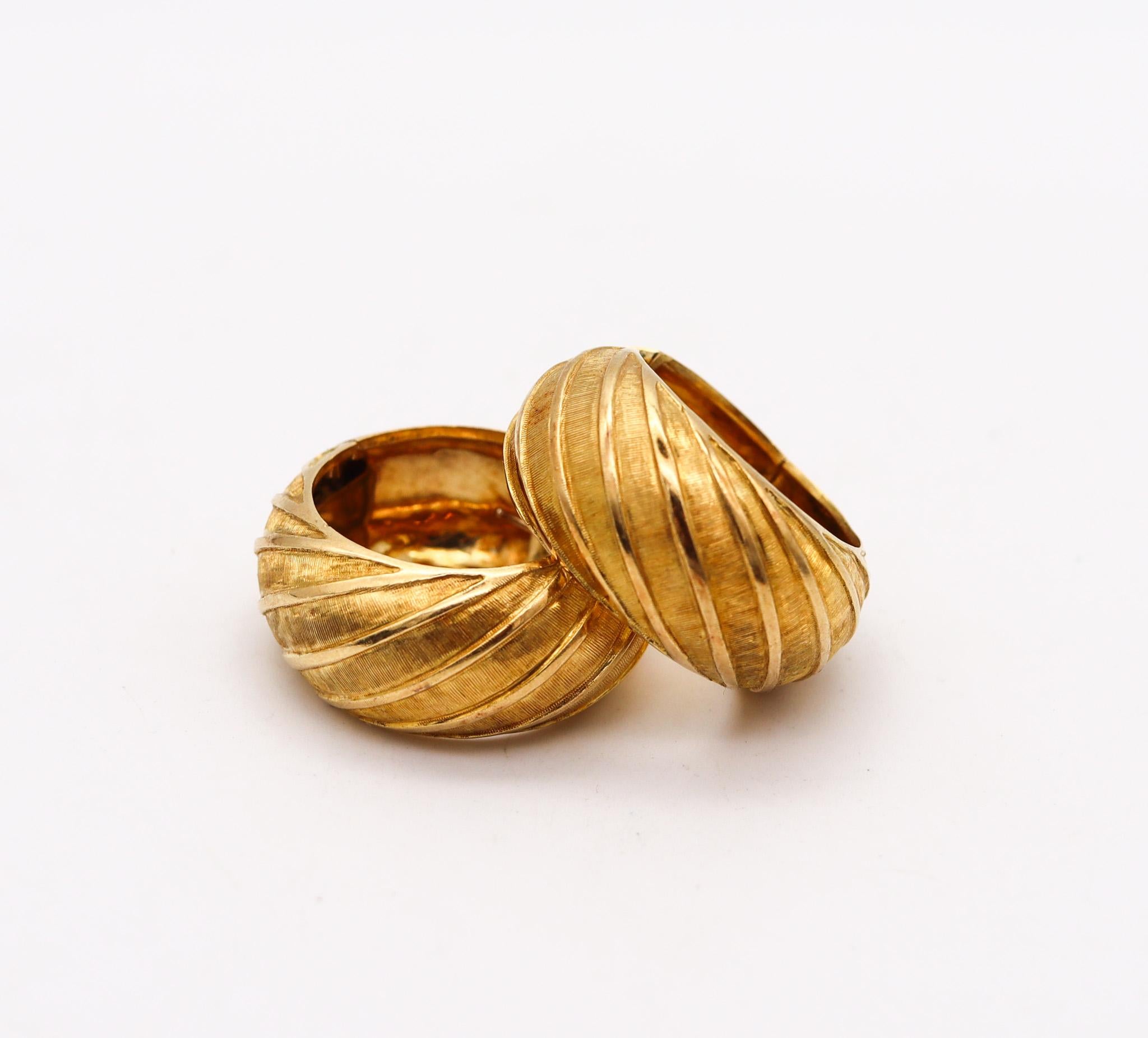 Modernist Carlo Weingrill 1960 Verona Hoops Clips Earrings Textured Solid 18Kt Yellow Gold For Sale