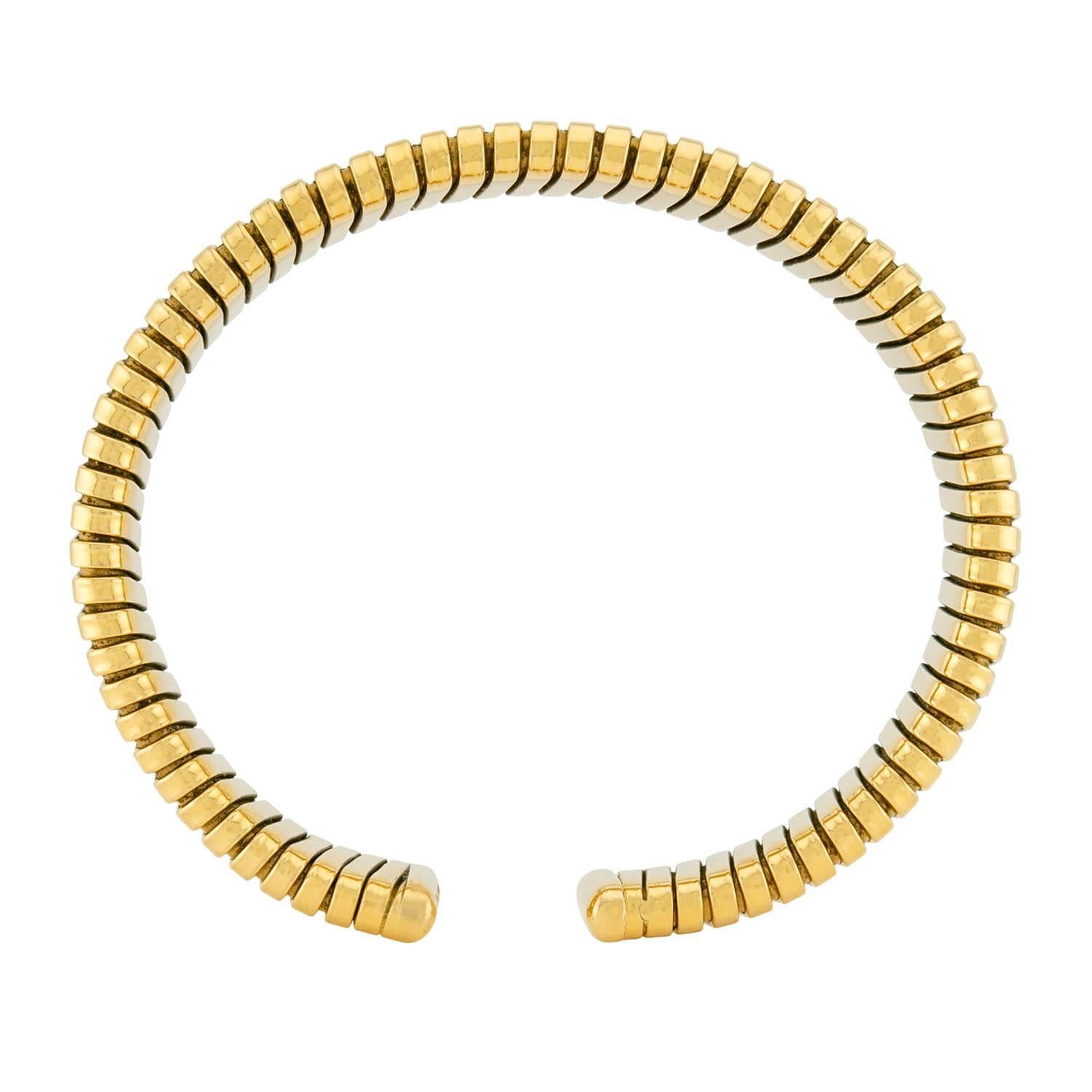 Established in Verona in 1879,​ ​Italian jewelry designer Carlo Weingrill, was a master of 18kt gold jewelry. Each handcrafted piece features top quality craftsmanship that has been handed down today through the generations. Carlo began working as