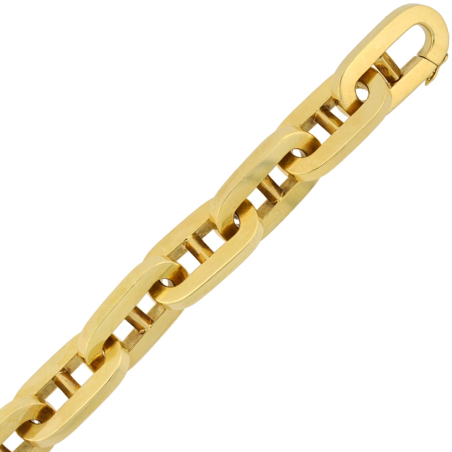 Established in Verona in 1879,​ ​Italian jewelry designer Carlo Weingrill, was a master of 18kt gold jewelry. Each handcrafted piece features top quality craftsmanship that has been handed down today through the generations.

Carlo began working as