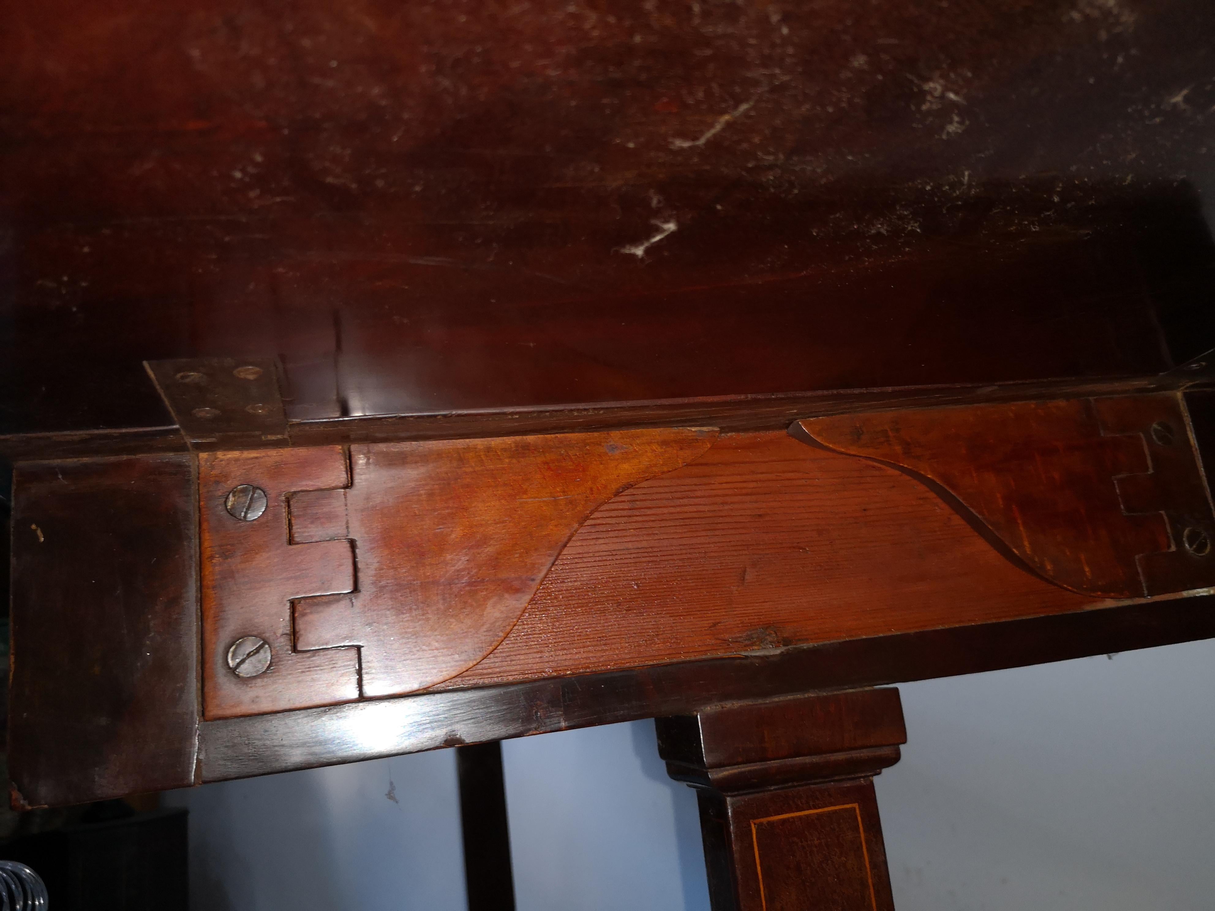 Carlo X desk in mahogany feather with two drawers, mid-19th century in vendita 5