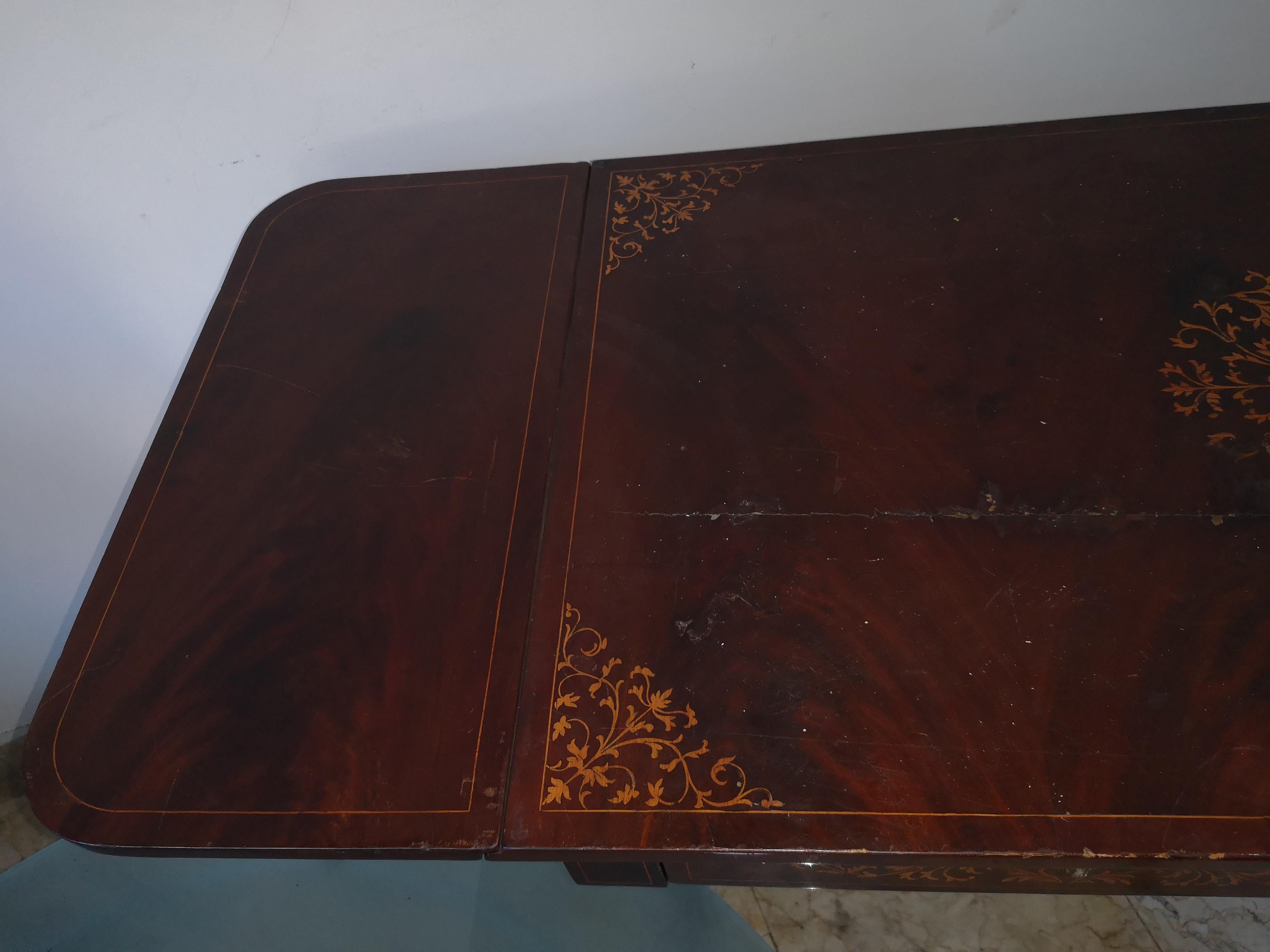 Carlo X desk in mahogany feather with two drawers, mid-19th century in vendita 9