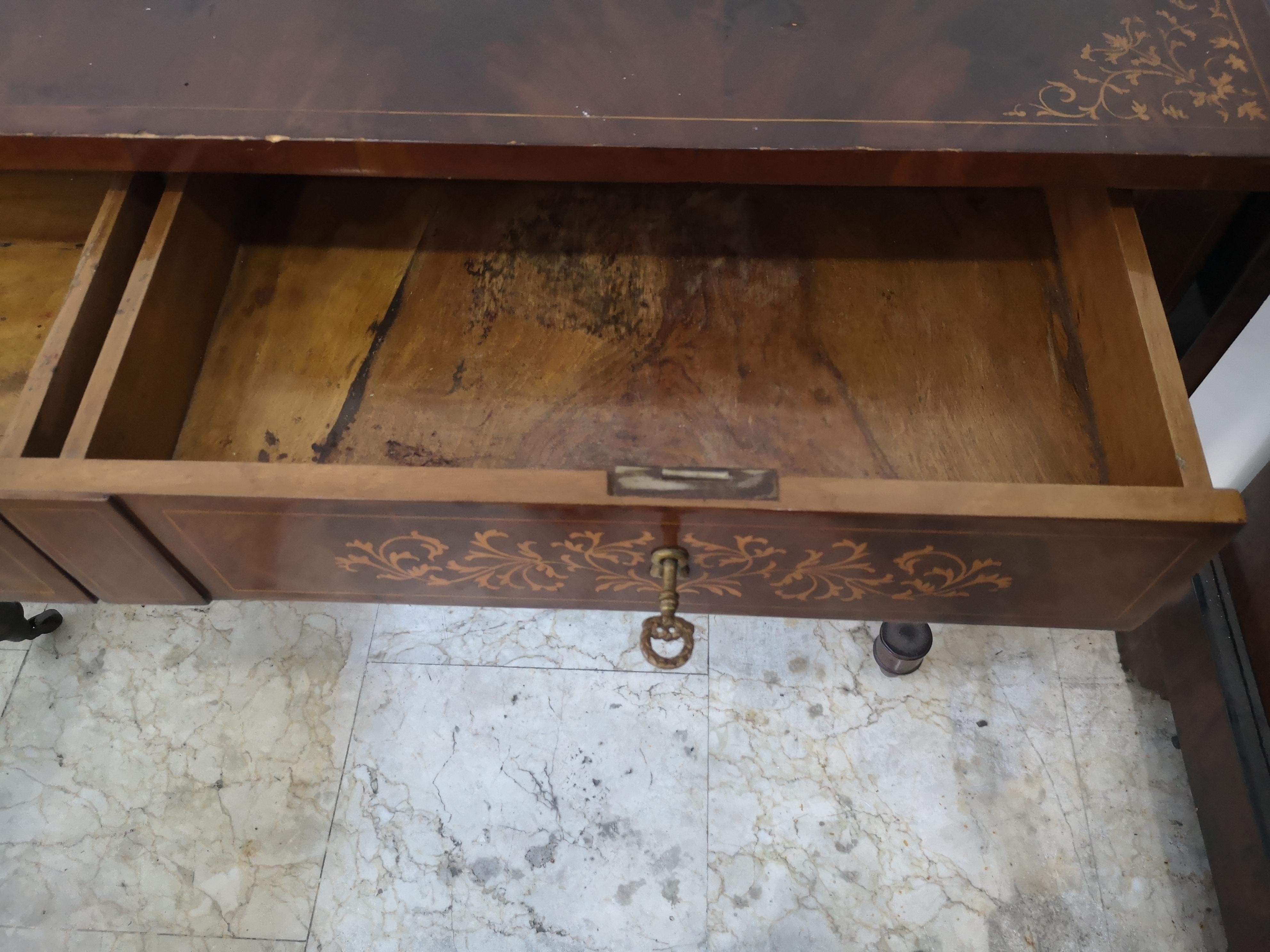 Mogano Carlo X desk in mahogany feather with two drawers, mid-19th century in vendita
